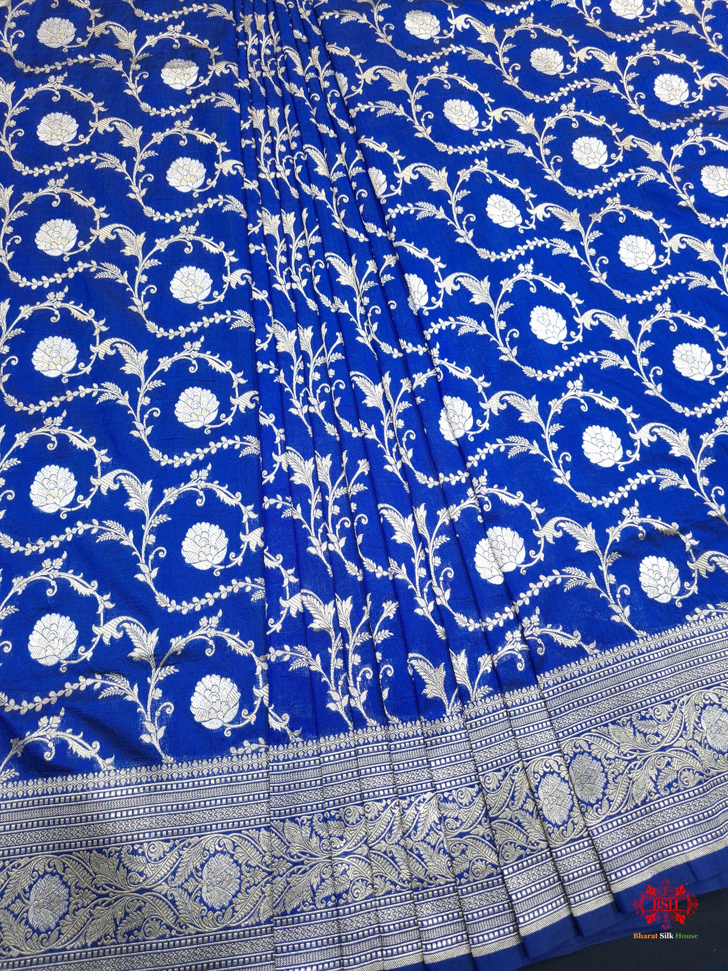 Handloom Banarasi Pure Katan Silk Opara Sona Rupa Dual Zari Saree Floral Jaal In Shades Of Blue