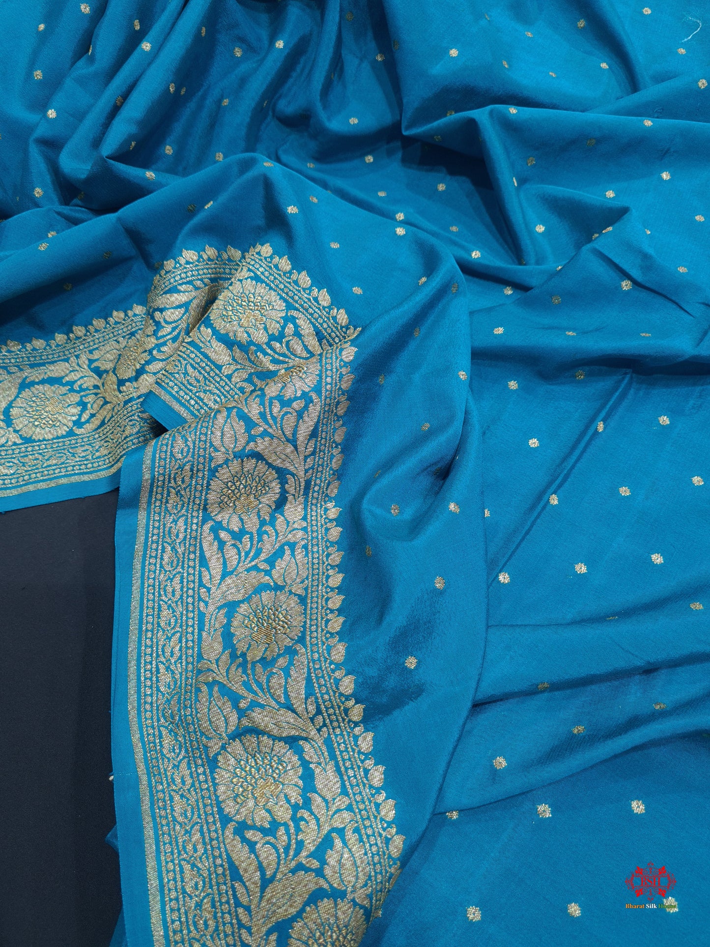 Pure Silk Crape Khaddi Georgette Saree With Antique Zari In Shades Of Blue