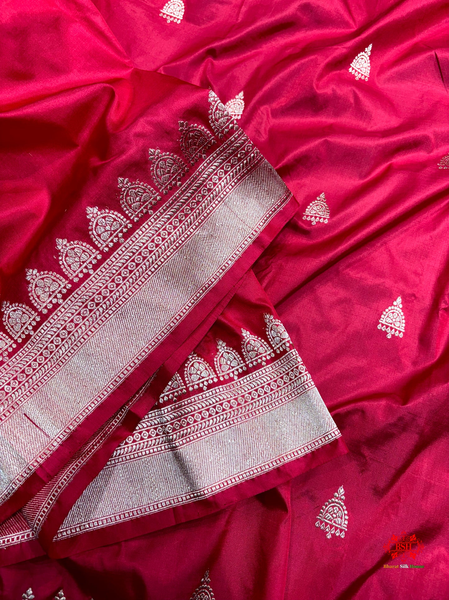 Pure Banarasi Handloom Katan Silk Antique Zari Saree In Shades Of Red