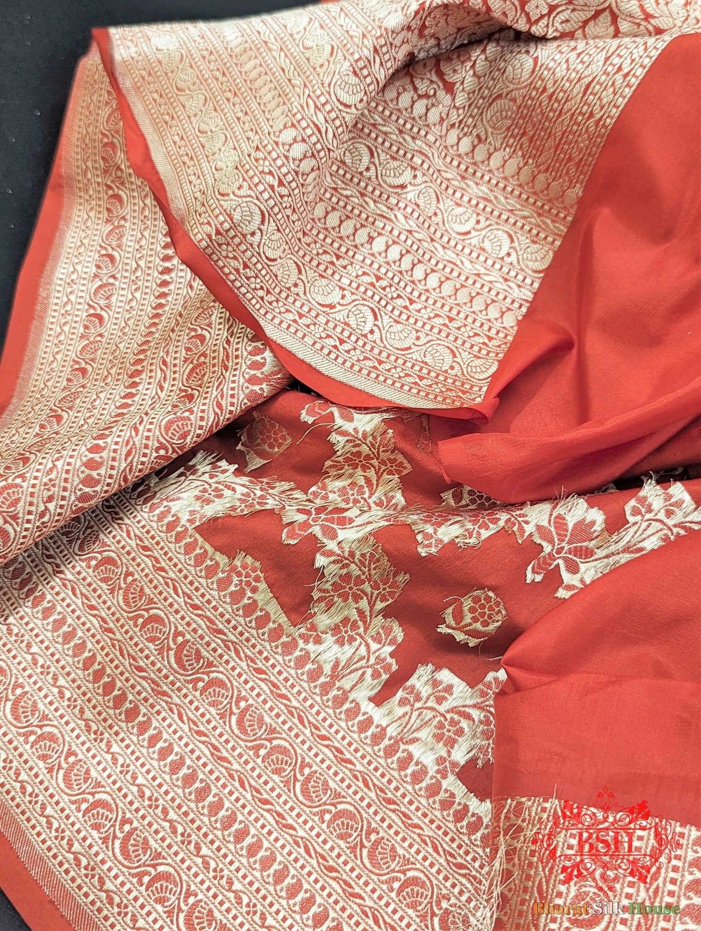 Banarasi Pure Katan Silk Opara Floral Jaal In Shades Of Red - Bharat Silk House