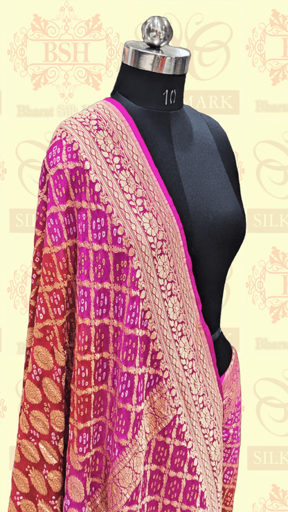 Pure Georgette Handloom Banarasi Bandhej Saaree In Dual Shades Of Red/Pink Bandhej Bharat Silk House