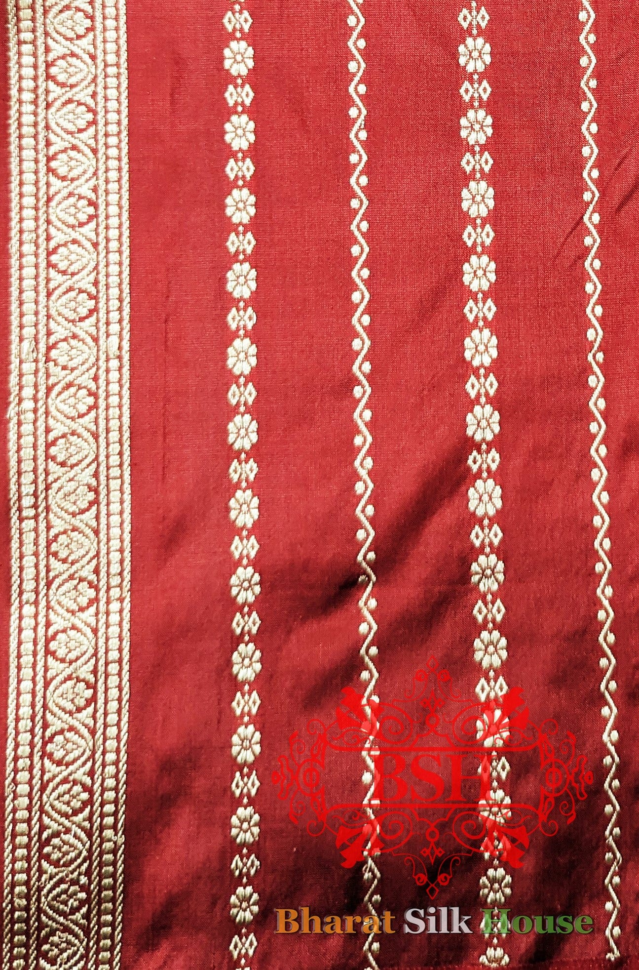 Pure Banarasi Handloom Katan Silk Meenakari Antique Zari Saree In Shades Of  Parrot Green Pure Kataan Silk Bharat Silk House