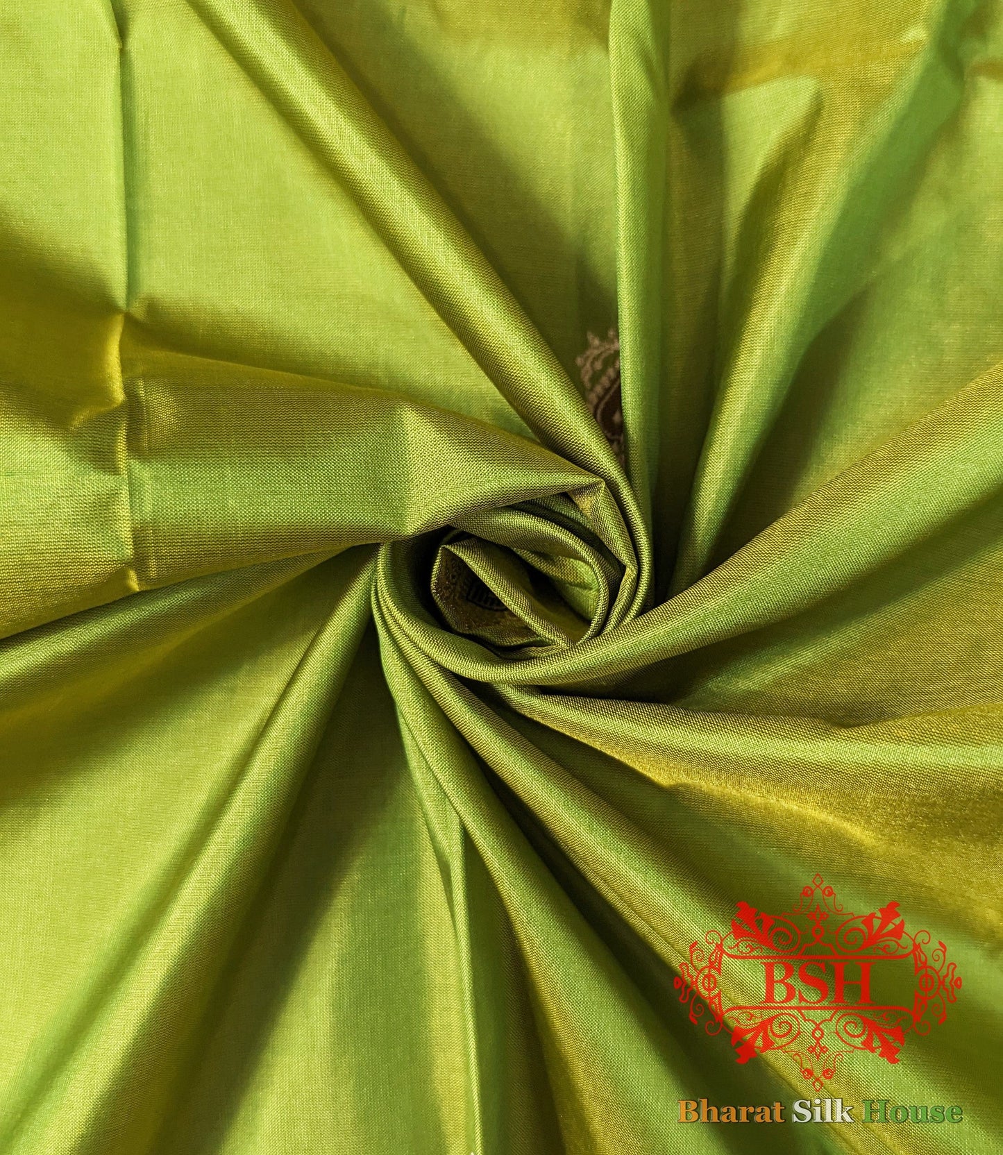 Pure Banarasi Handloom Katan Silk Meenakari Antique Zari Saree In Shades Of  Parrot Green Pure Kataan Silk Bharat Silk House