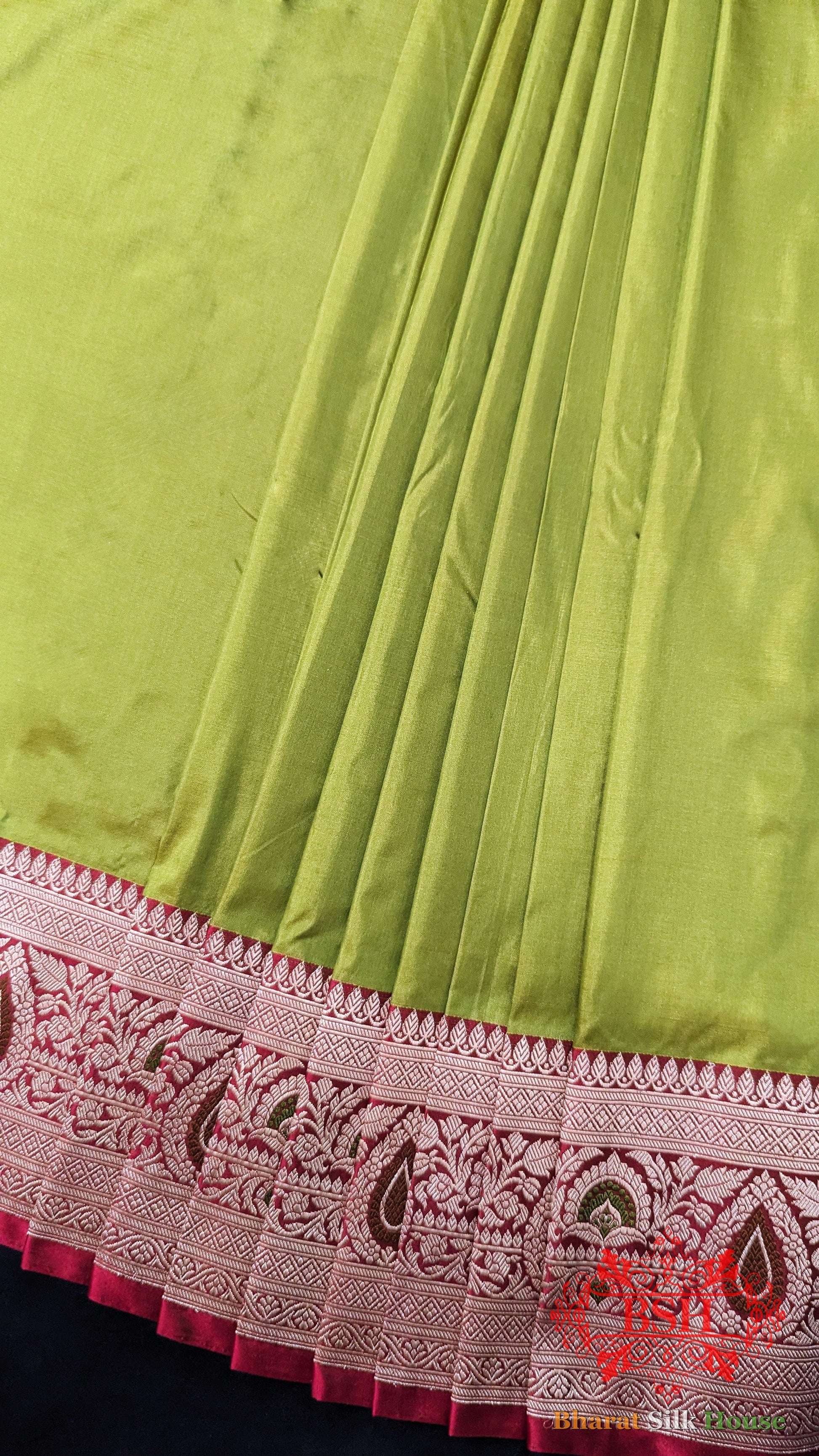 Pure Banarasi Handloom Katan Silk Meenakari Antique Zari Saree In Shades Of  Parrot Green Pure Kataan Silk Bharat Silk House