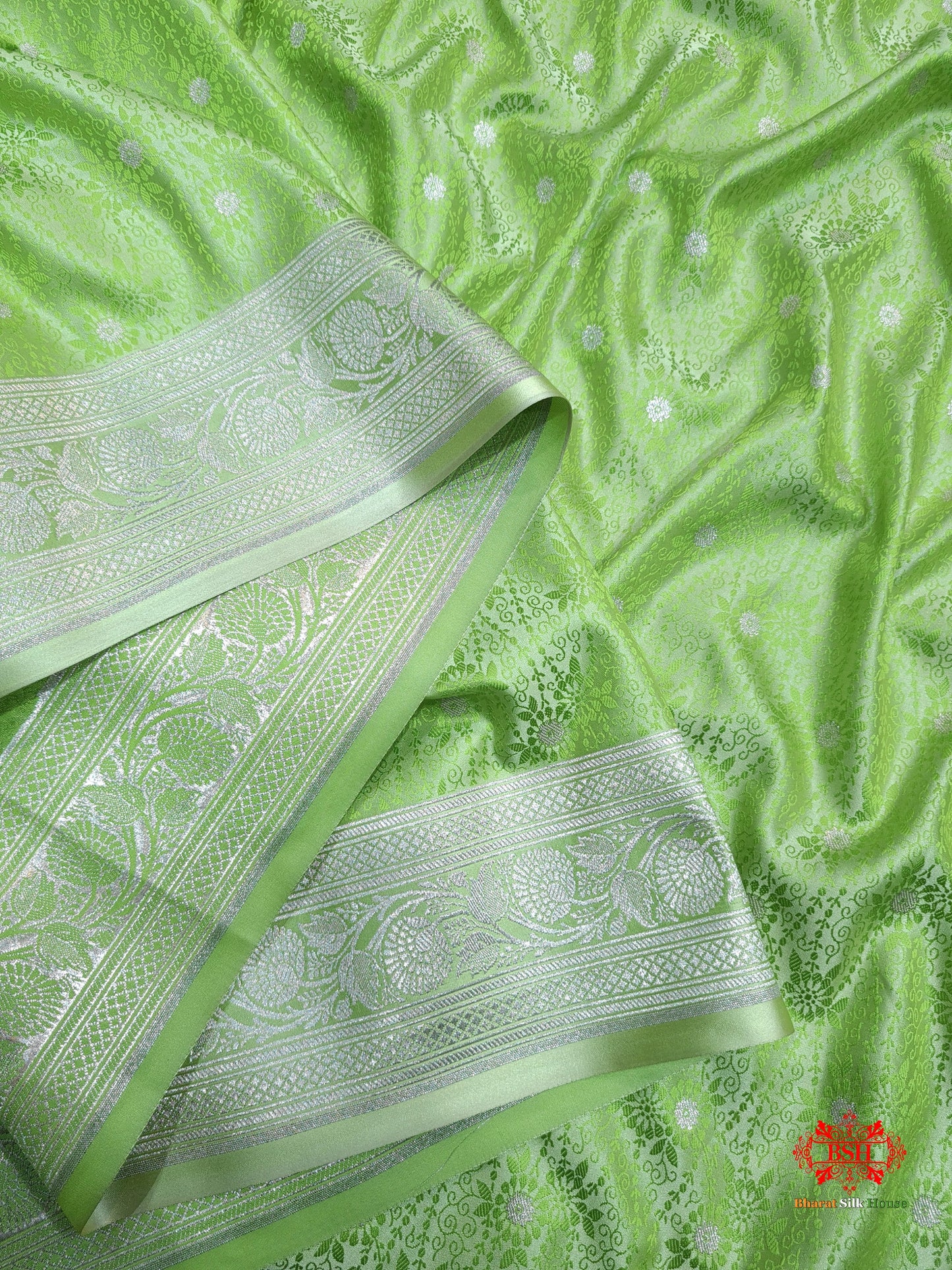 Green Single Zari Tanchoi Silk Saree - Bharat Silk House