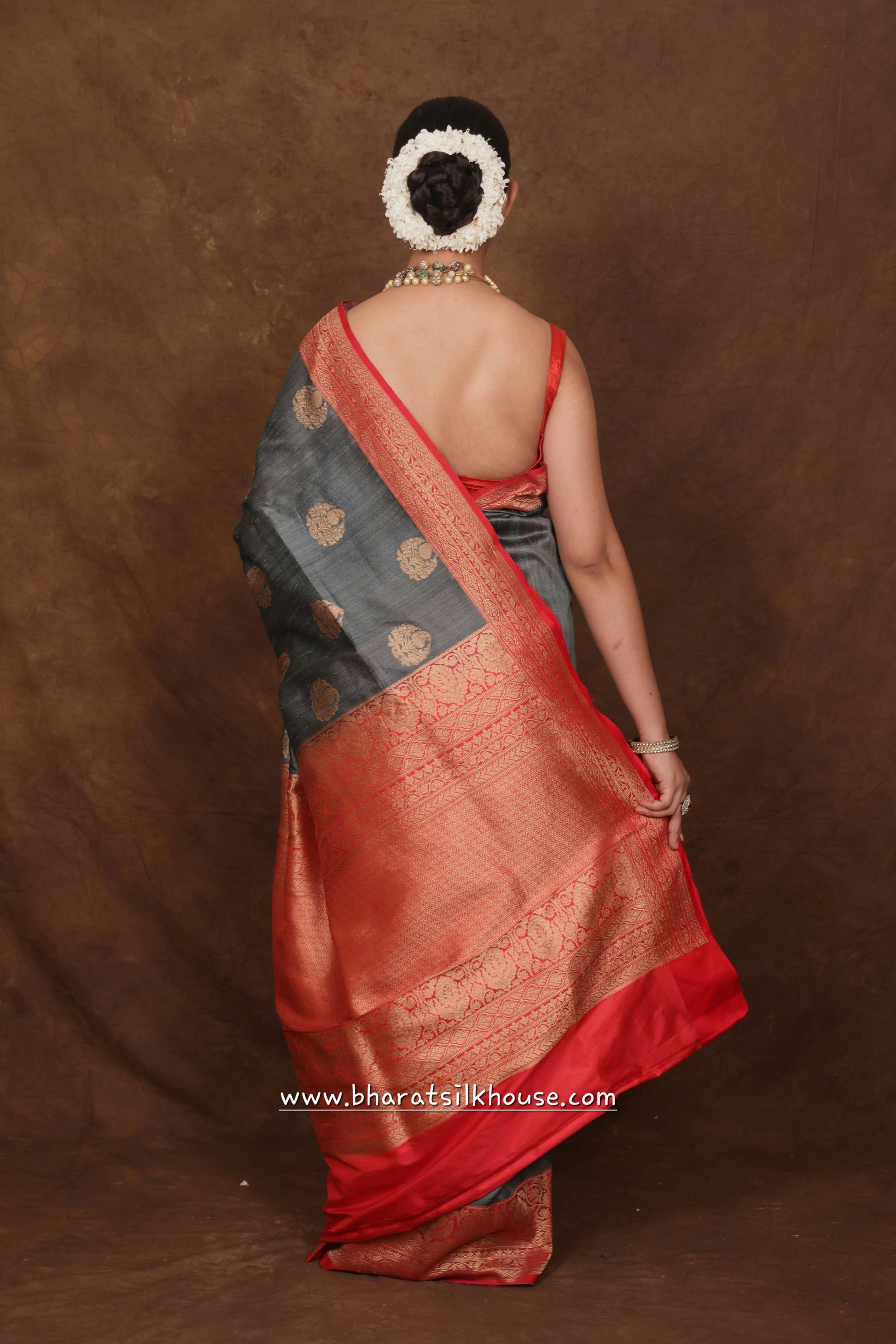 Grey Pure Tussar Moonga Silk Handloom Sare With Zari Border - Bharat Silk House