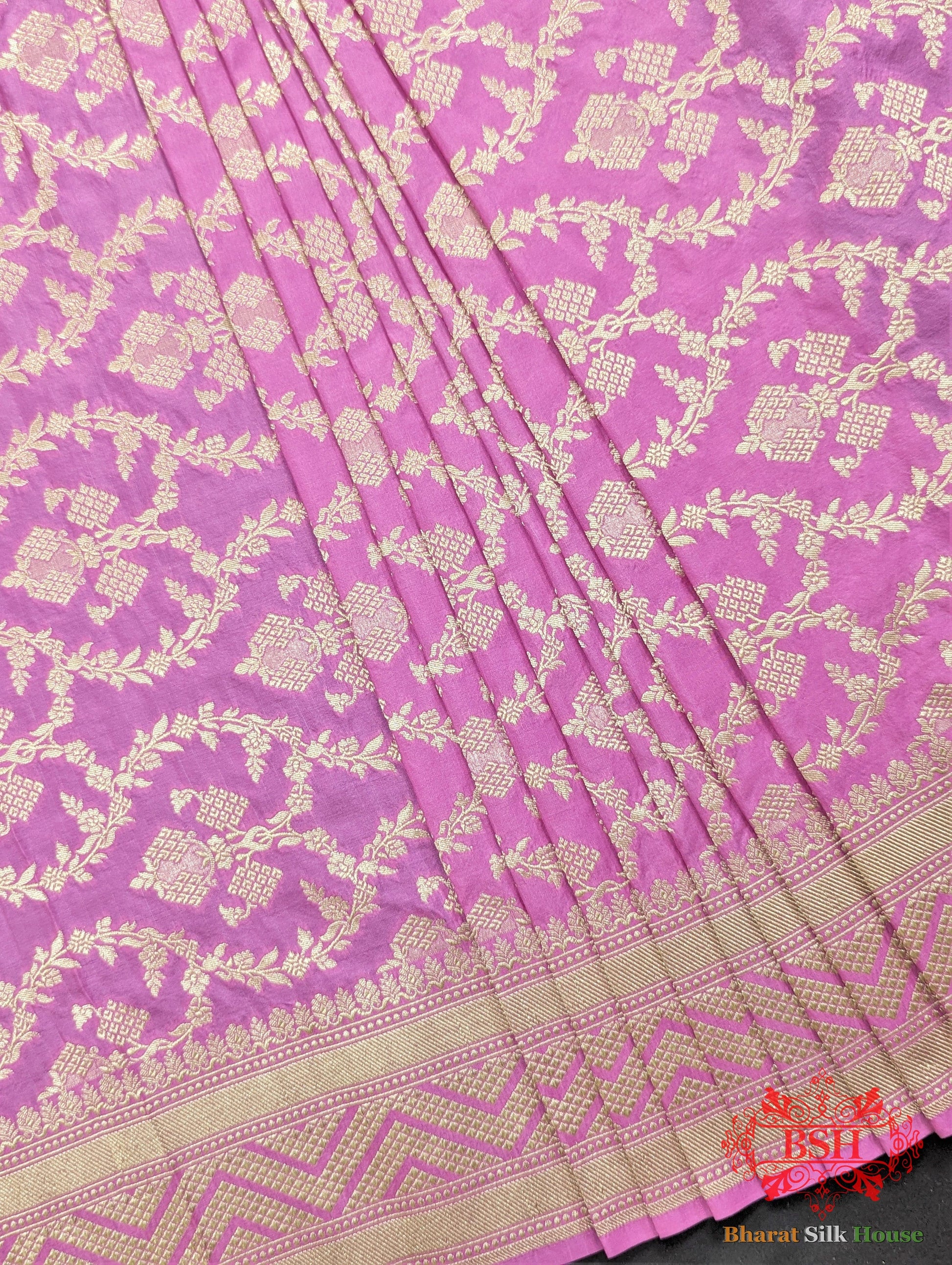 Handloom Banaraasi Pure Kataan Silk Saree Floral JaalcIn Shades Of Rani - Bharat Silk House