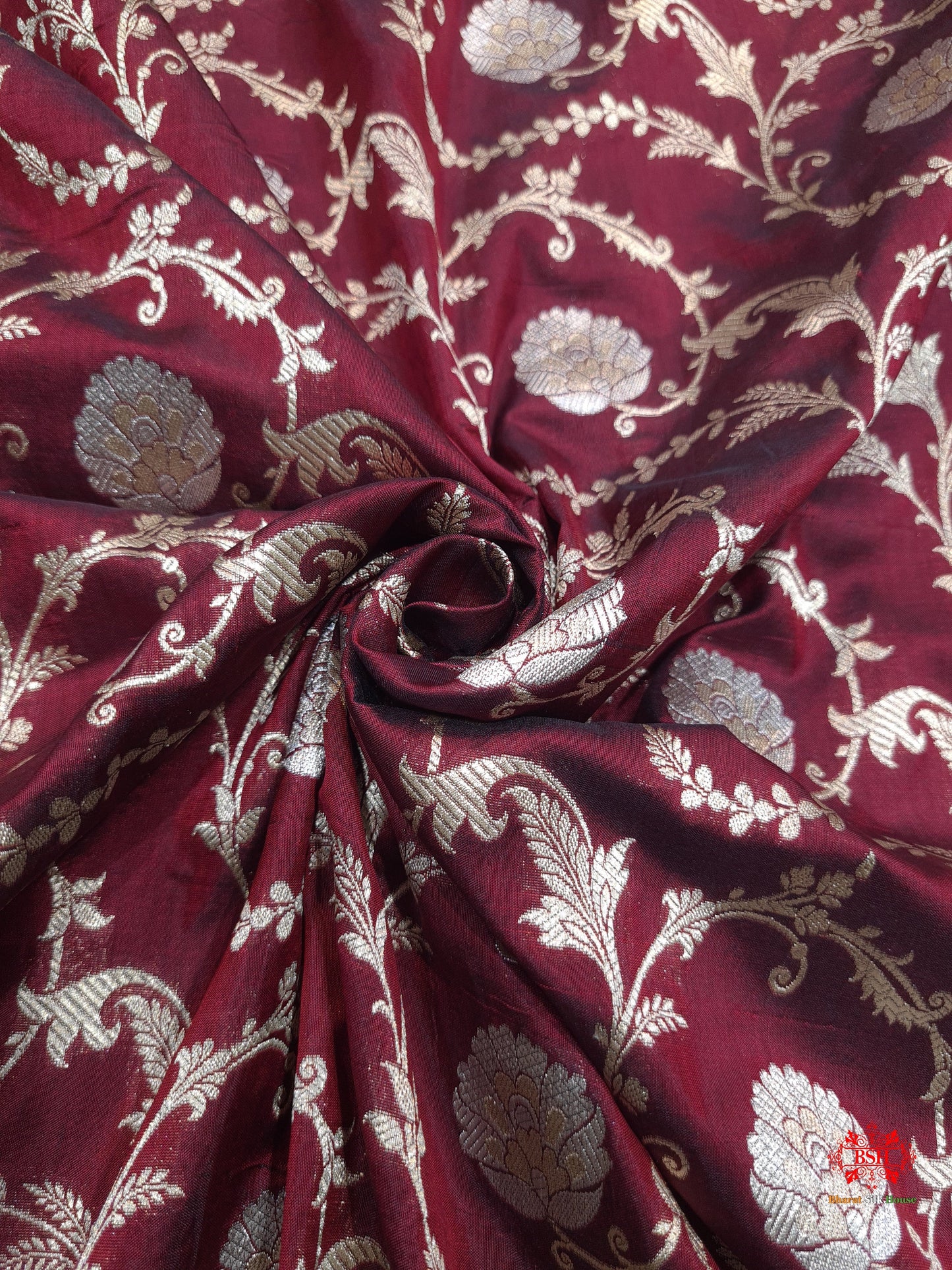 Handloom Banarasi Pure Katan Silk Opara Sona Rupa Dual Zari Saree Floral Jaal In Shades Of Maroon - Bharat Silk House