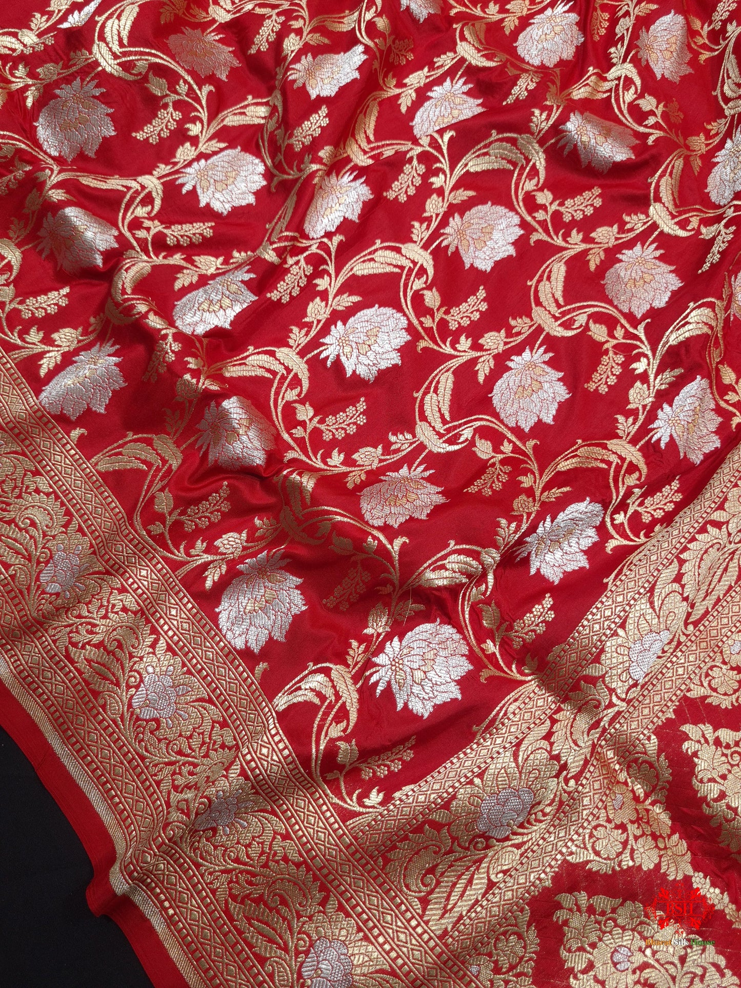 Handloom Banarasi Pure Katan Silk Opara Sona Rupa Dual Zari Saree Floral Jaal In Shades Of Red - Bharat Silk House