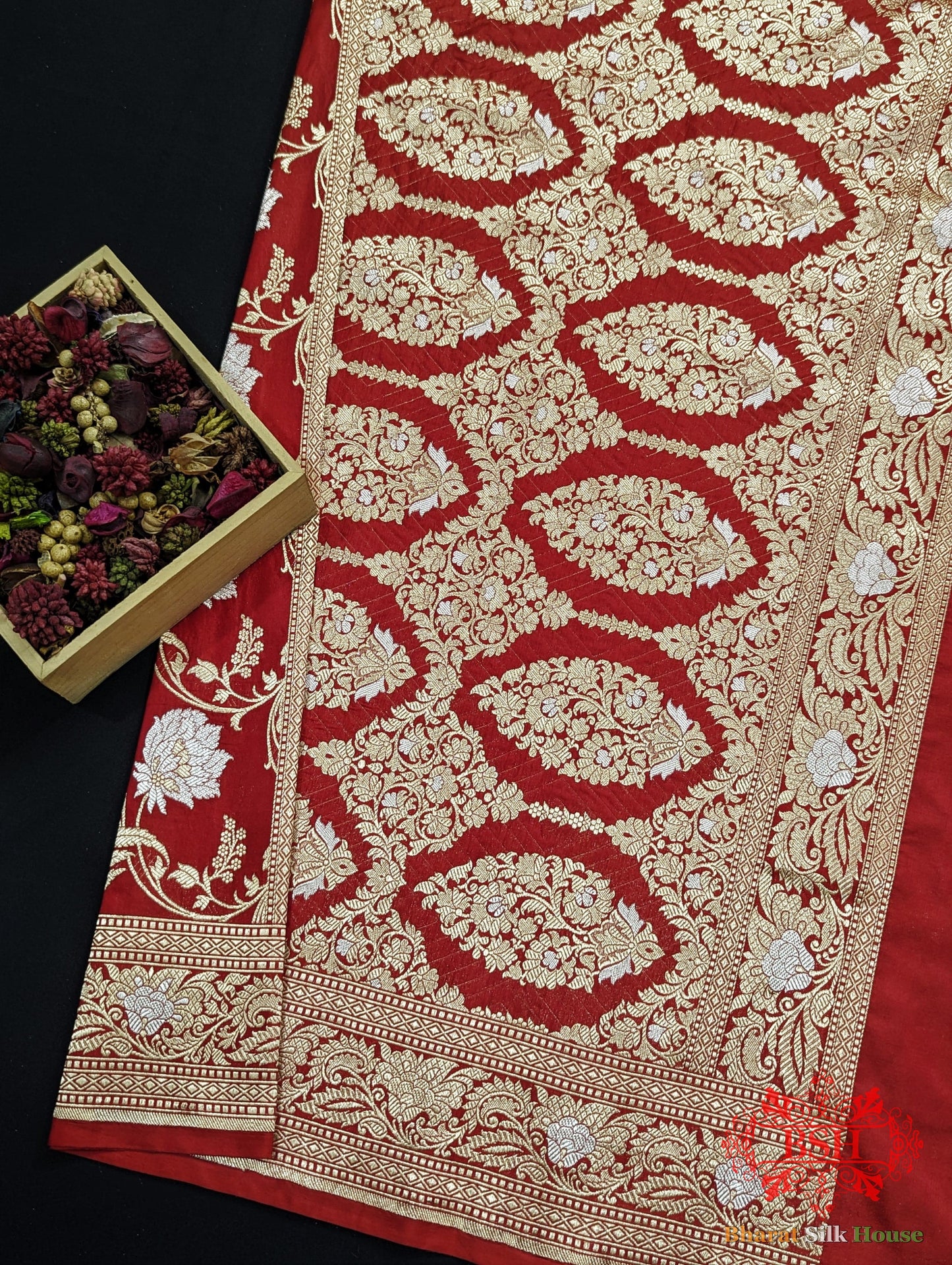 Handloom Banarasi Pure Katan Silk Opara Sona Rupa Dual Zari Saree Floral Jaal In Shades Of Red - Bharat Silk House