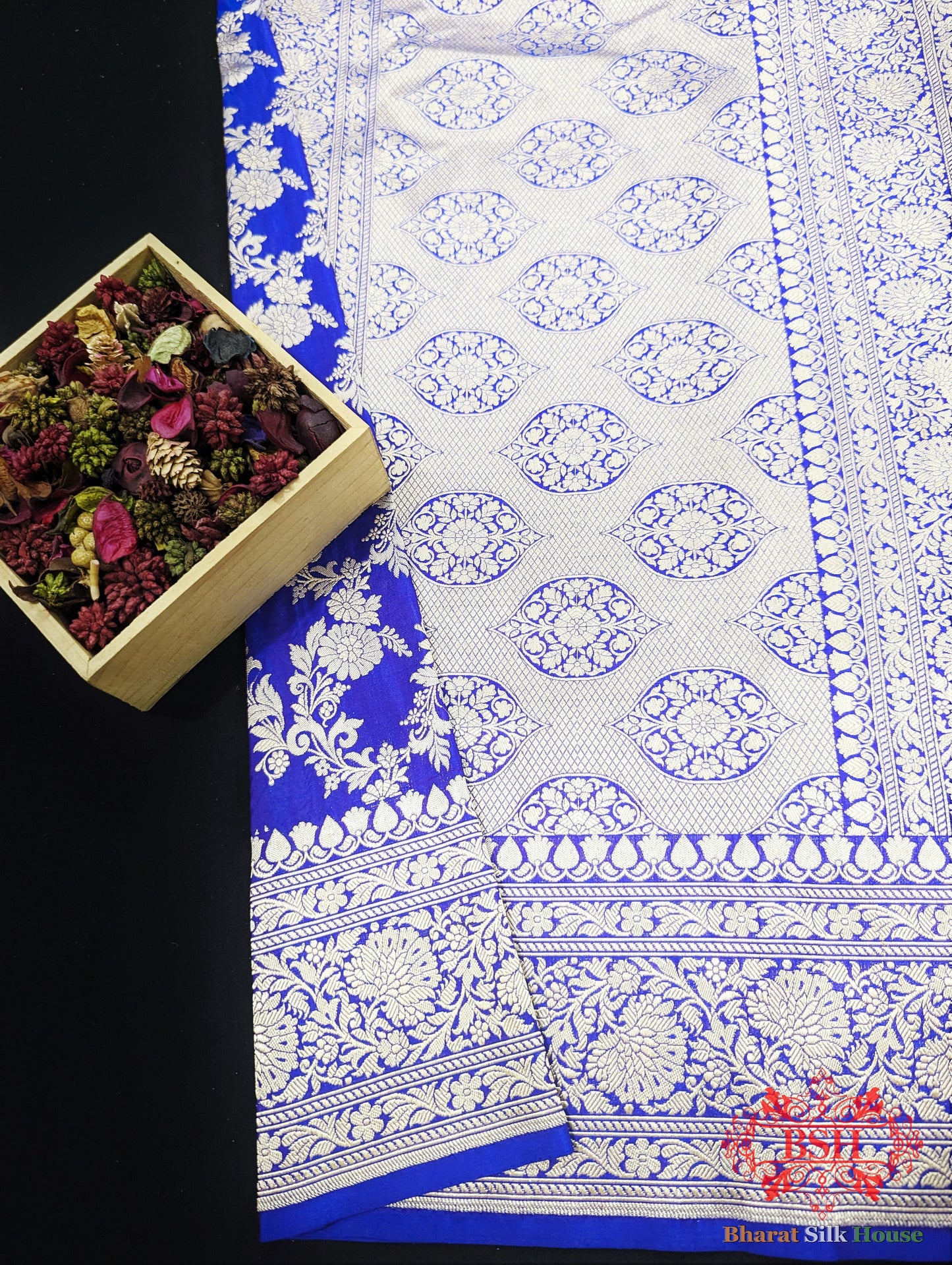 Handloom Banarasi Pure Katan Silk Opara With Floral Jaal In Shades Of Violet Blue - Bharat Silk House