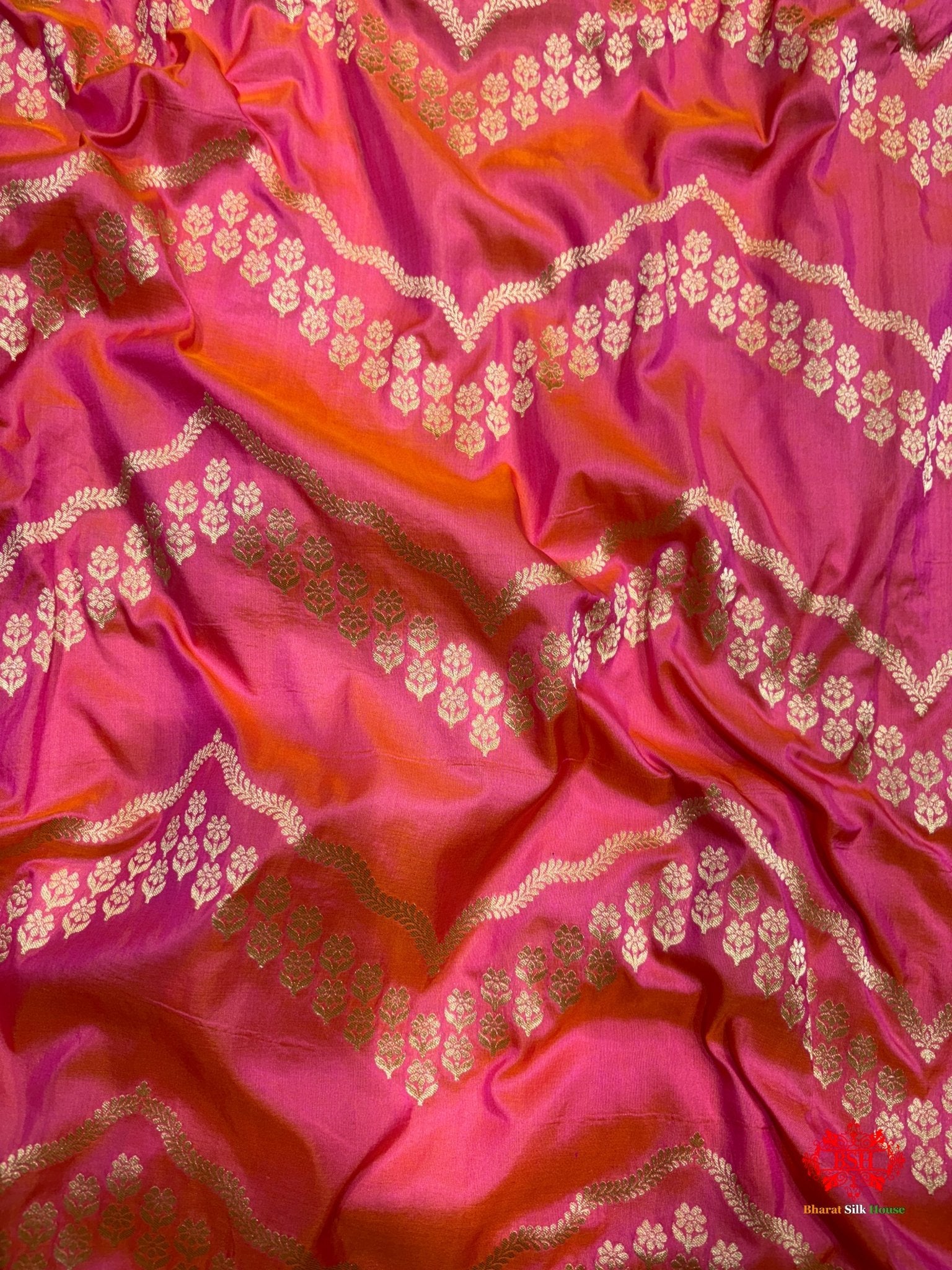 Handloom Banarasi Pure Katan Silk Zigzag Pattern In Cross Shades Of Pink/Orange - Bharat Silk House katan silk