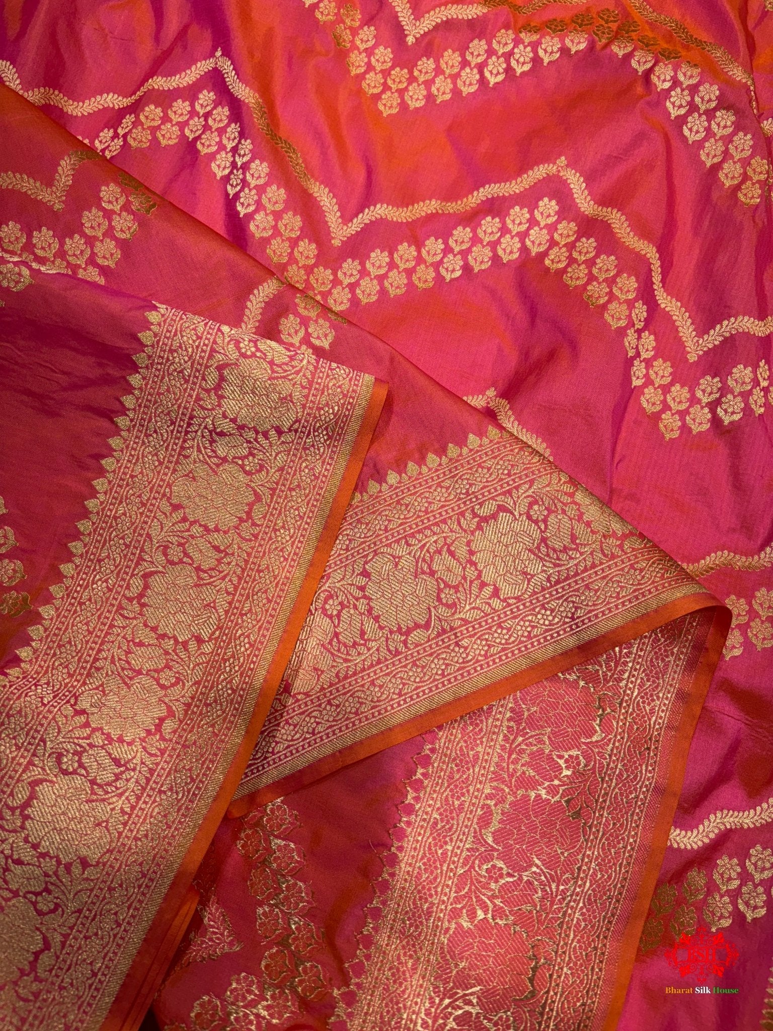 Handloom Banarasi Pure Katan Silk Zigzag Pattern In Cross Shades Of Pink/Orange - Bharat Silk House katan silk