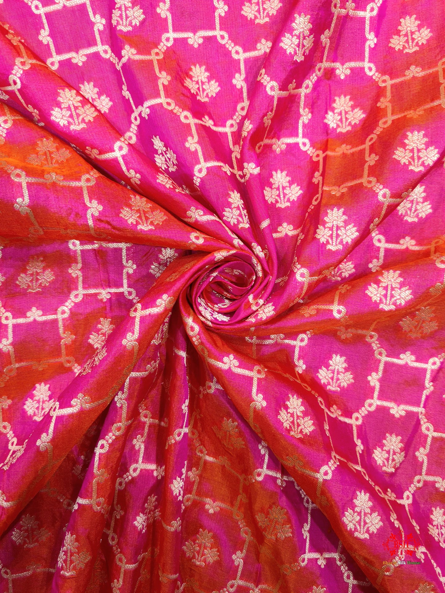 Handloom Banarasi Shikargah Katan Silk Saree In Shades Of Pink Cross Color - Bharat Silk House