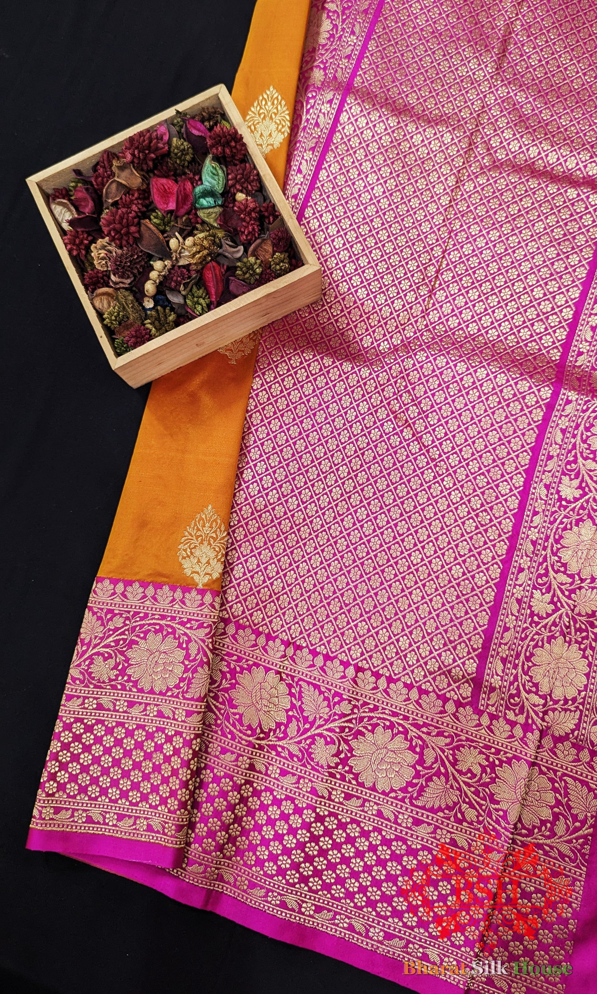 Pure Banarasi Handloom Katan Silk Antique Zari Saree In Shades Of Cross Colour - Bharat Silk House