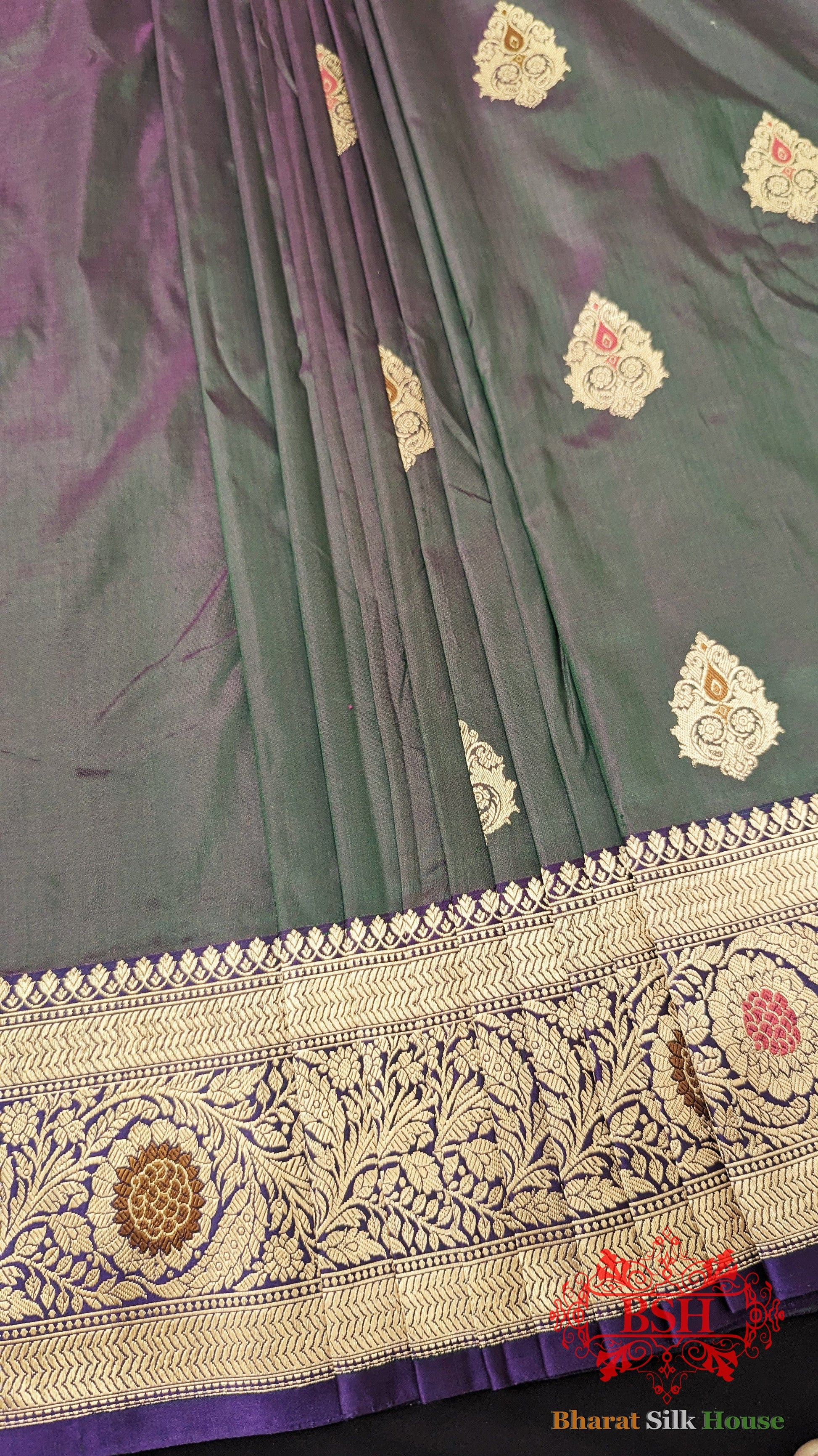 Pure Banarasi Handloom Katan Silk Antique Zari Saree In Shades Of Green/Pink Cross Color - Bharat Silk House