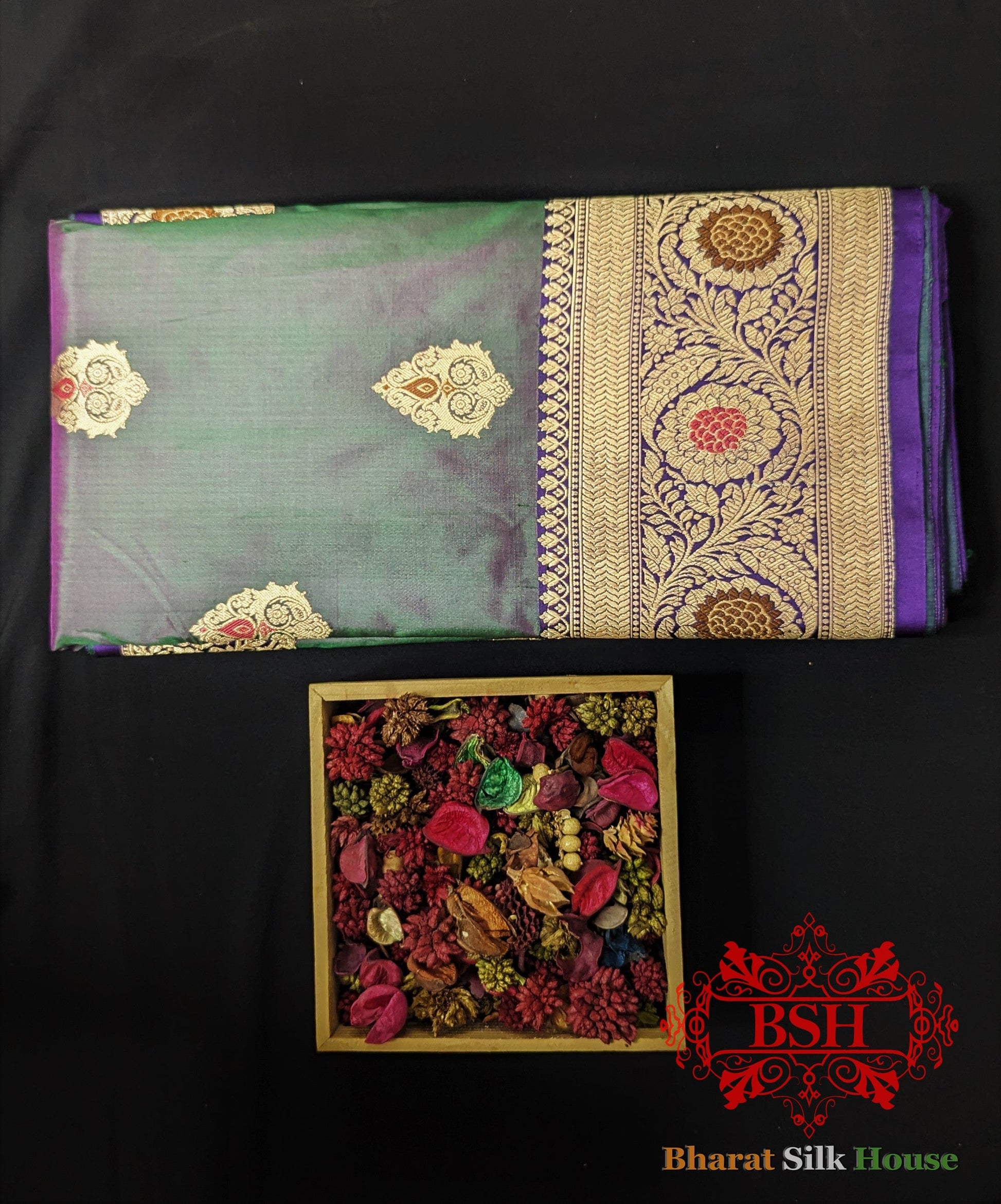 Pure Banarasi Handloom Katan Silk Antique Zari Saree In Shades Of Green/Pink Cross Color - Bharat Silk House