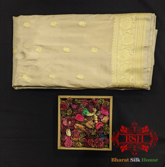 Pure Banarasi Handloom Katan Silk Antique Zari Saree In Shades Of Off White - Bharat Silk House