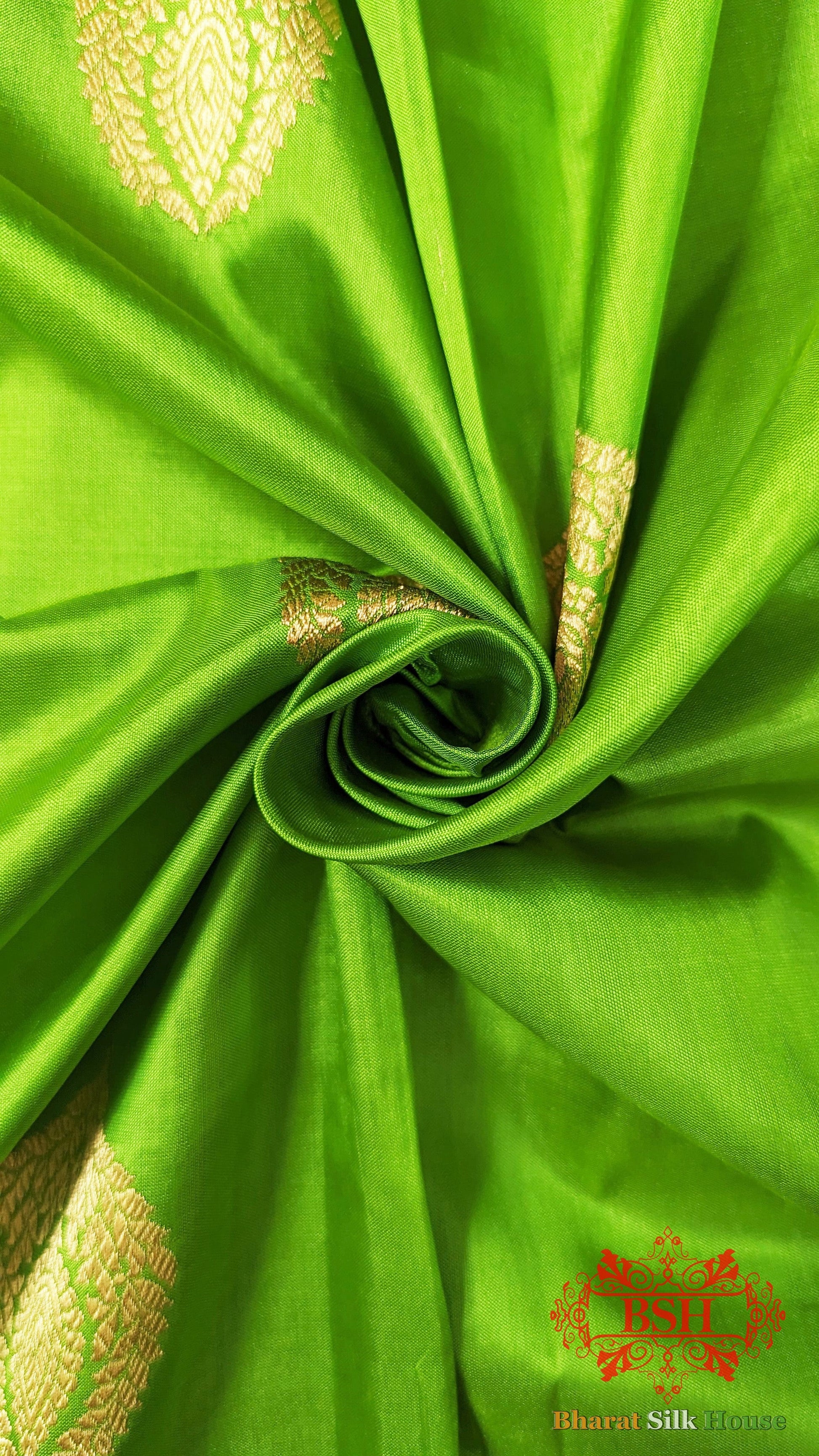 Pure Banarasi Handloom Katan Silk Antique Zari Saree In Shades Of Parrot Green - Bharat Silk House