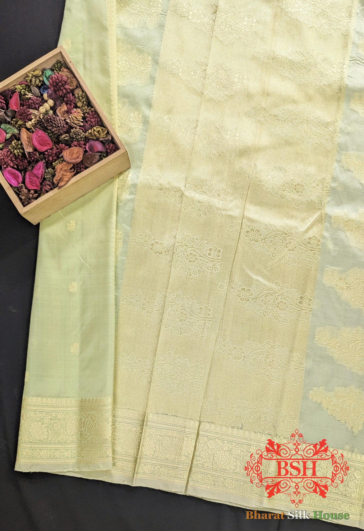 Pure Banarasi Handloom Katan Silk Antique Zari Saree In Shades Of Pista - Bharat Silk House