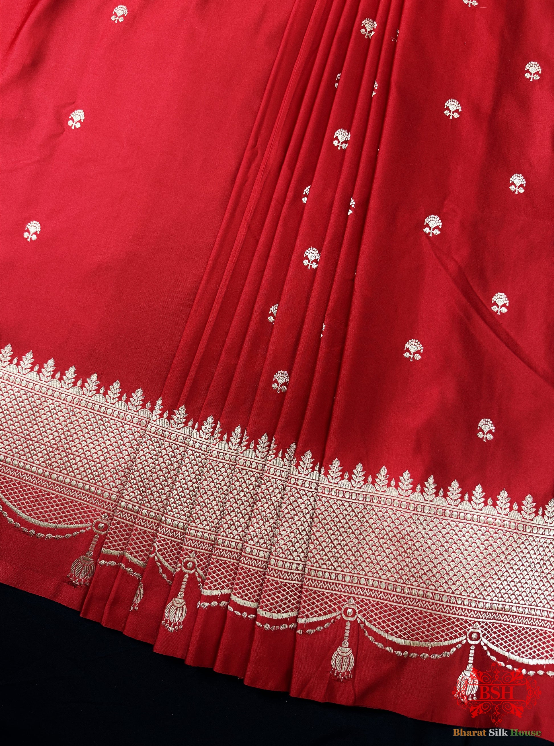 Pure Banarasi Handloom Katan Silk Antique Zari Saree In Shades Of Red - Bharat Silk House