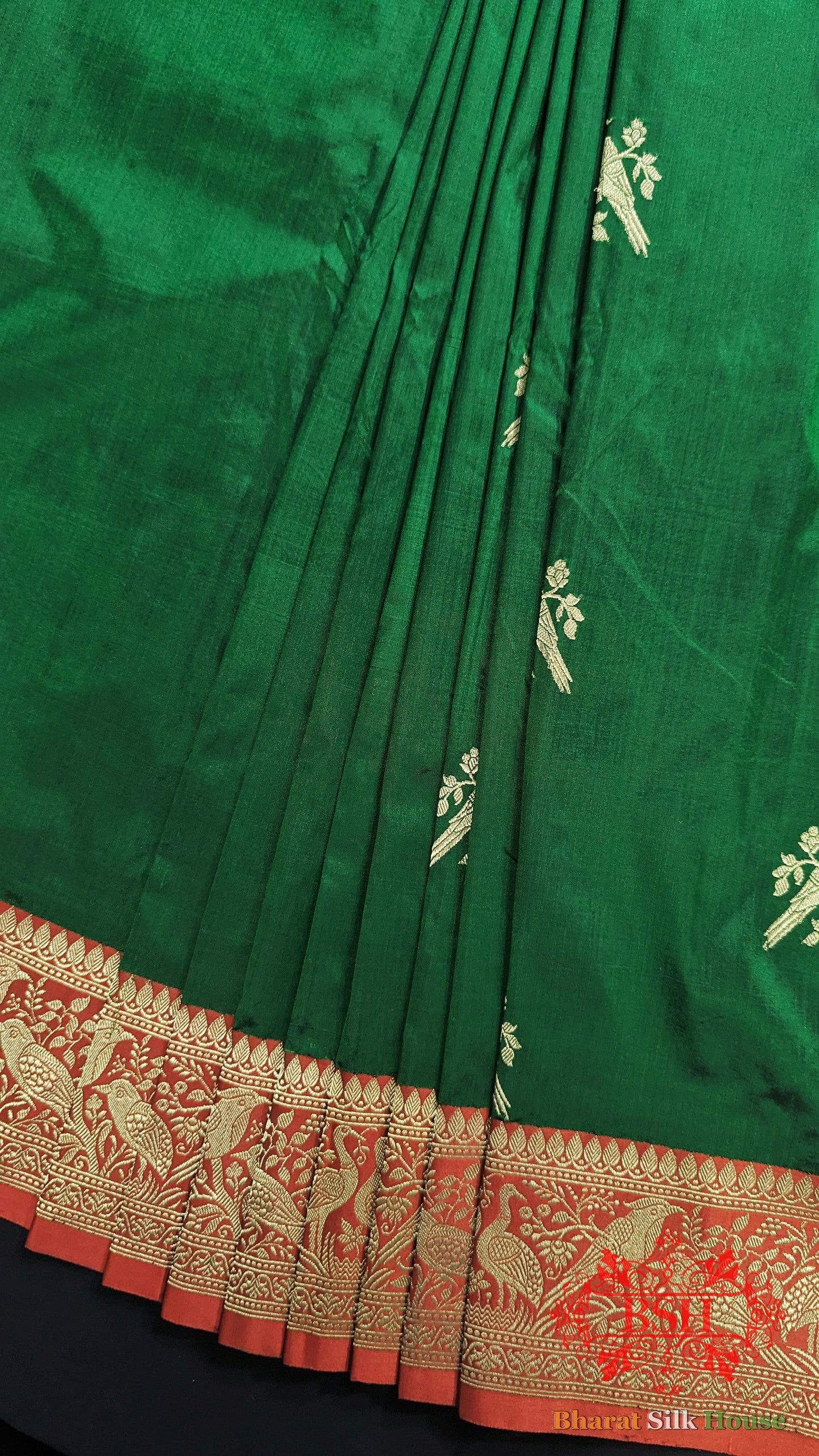 Pure Banarasi Handloom Katan Silk Meenakari Antique Zari Saree In Shades Of Green With Red Border - Bharat Silk House