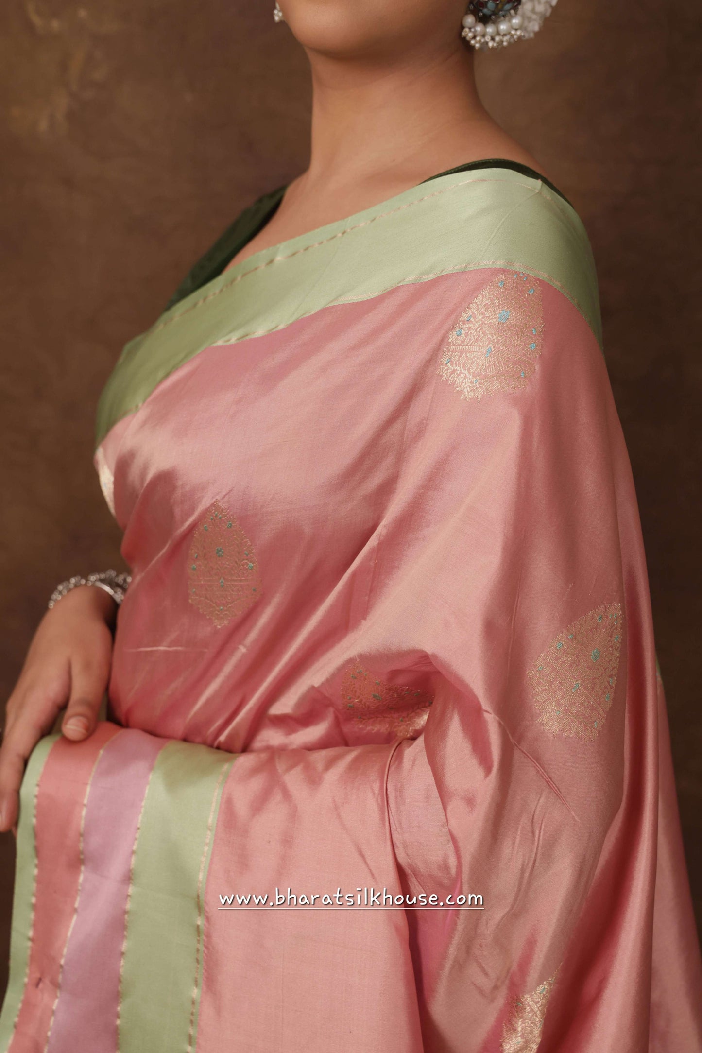 Pure Banarasi Handloom Katan Silk Meenakari Antique Zari Saree In Shades Of Pink - Bharat Silk House