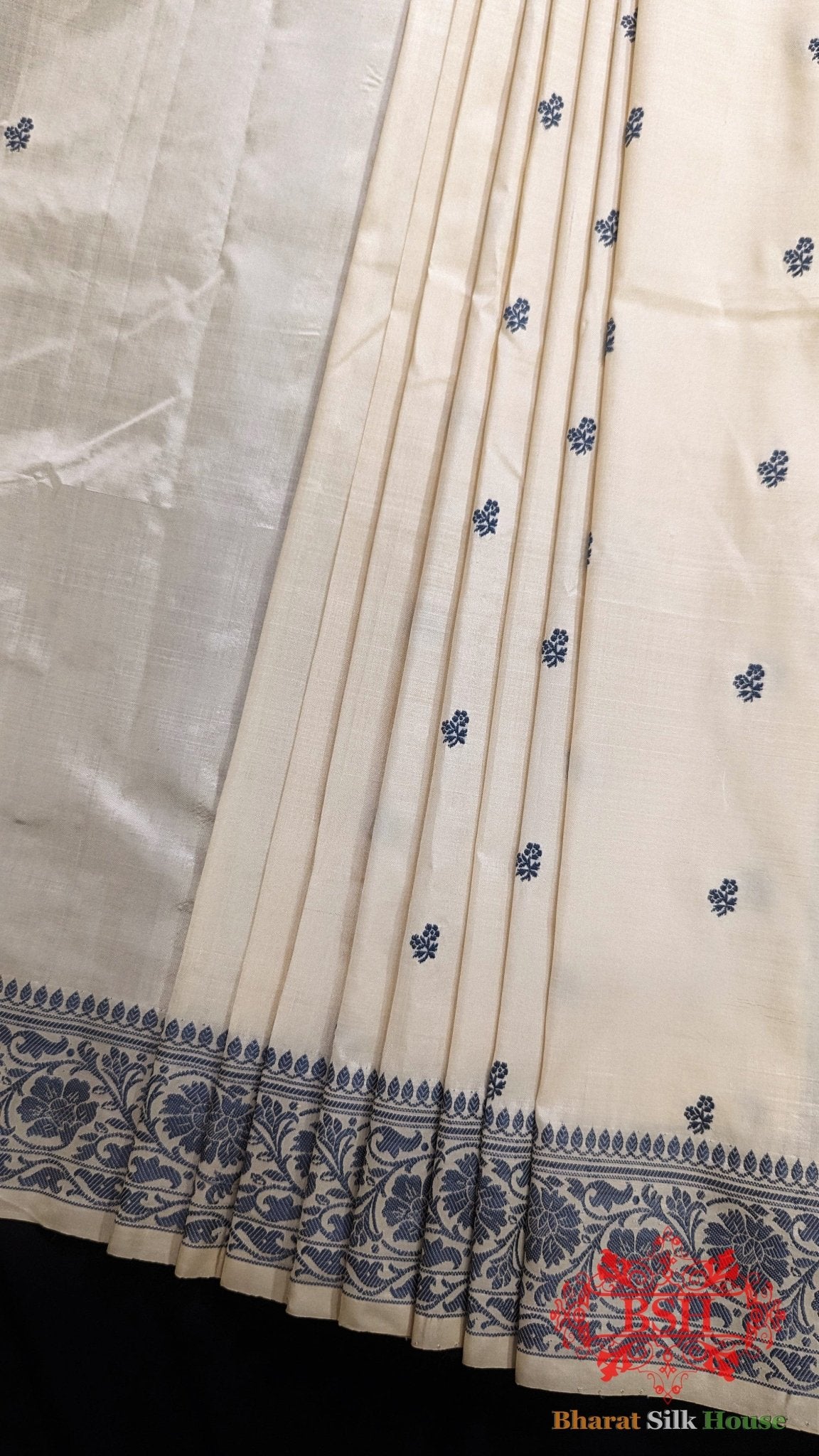 Pure Banrasi Handloom Katan Silk Antique Zari Saree In Shades Of Beige With Grey Border - Bharat Silk House