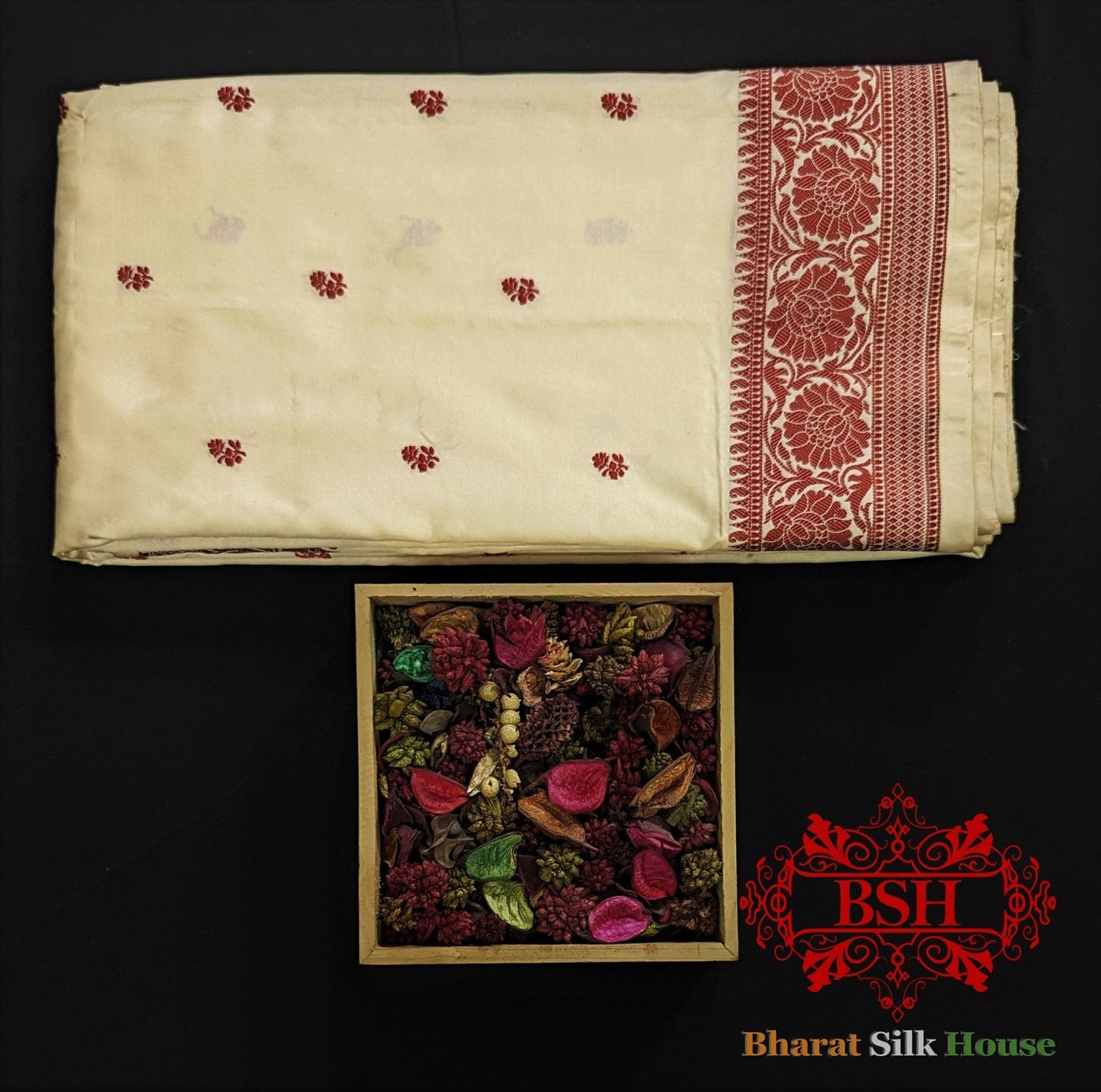 Pure Banrasi Handloom Katan Silk Antique Zari Saree In Shades Of Beige With Red Border - Bharat Silk House