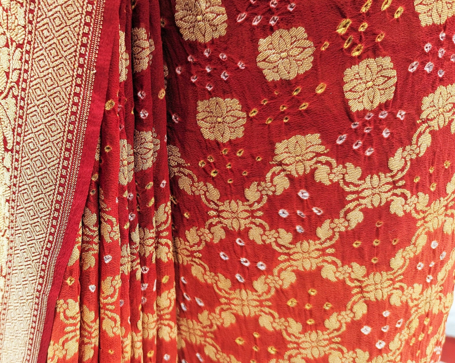 Pure Georgette Bandhani Handloom Saree In Shades Of Red/Orange - Bharat Silk House