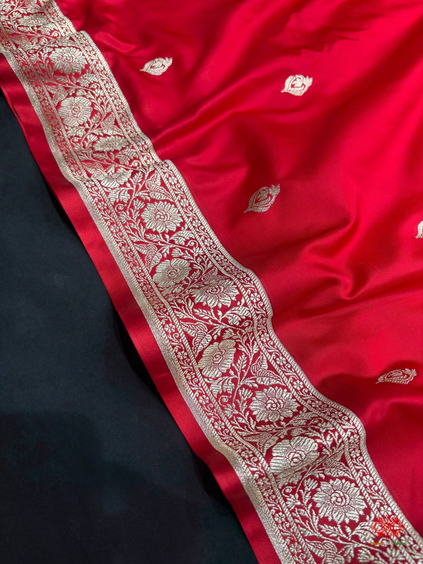 Red Mashru Silk All Over Booti With Jaal Blouse Design Saree - Bharat Silk House Mashroo Silk