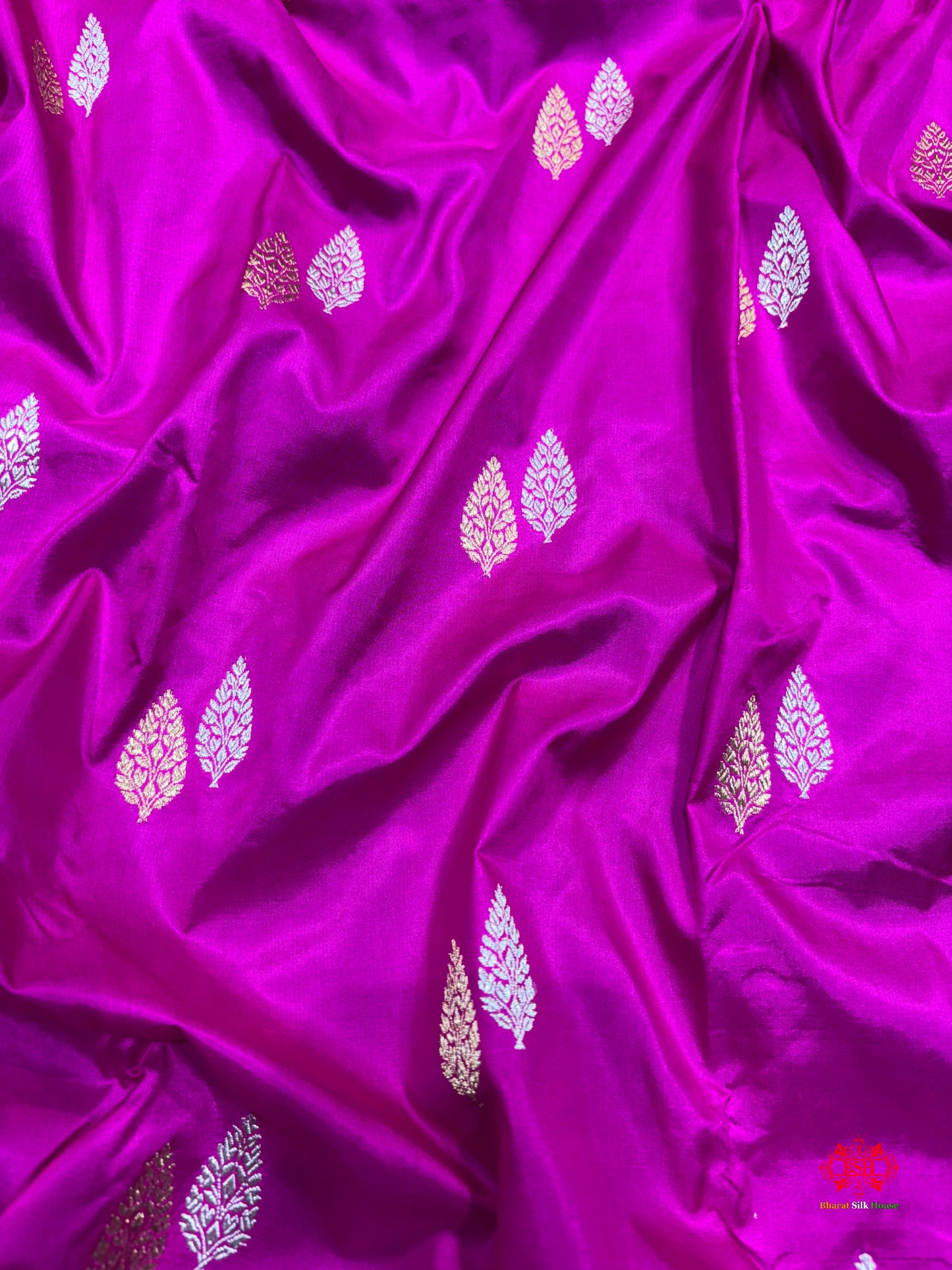 Pure Banarasi  Handloom Katan Silk  Antique Dual Zari Saree In Shades Of Pink