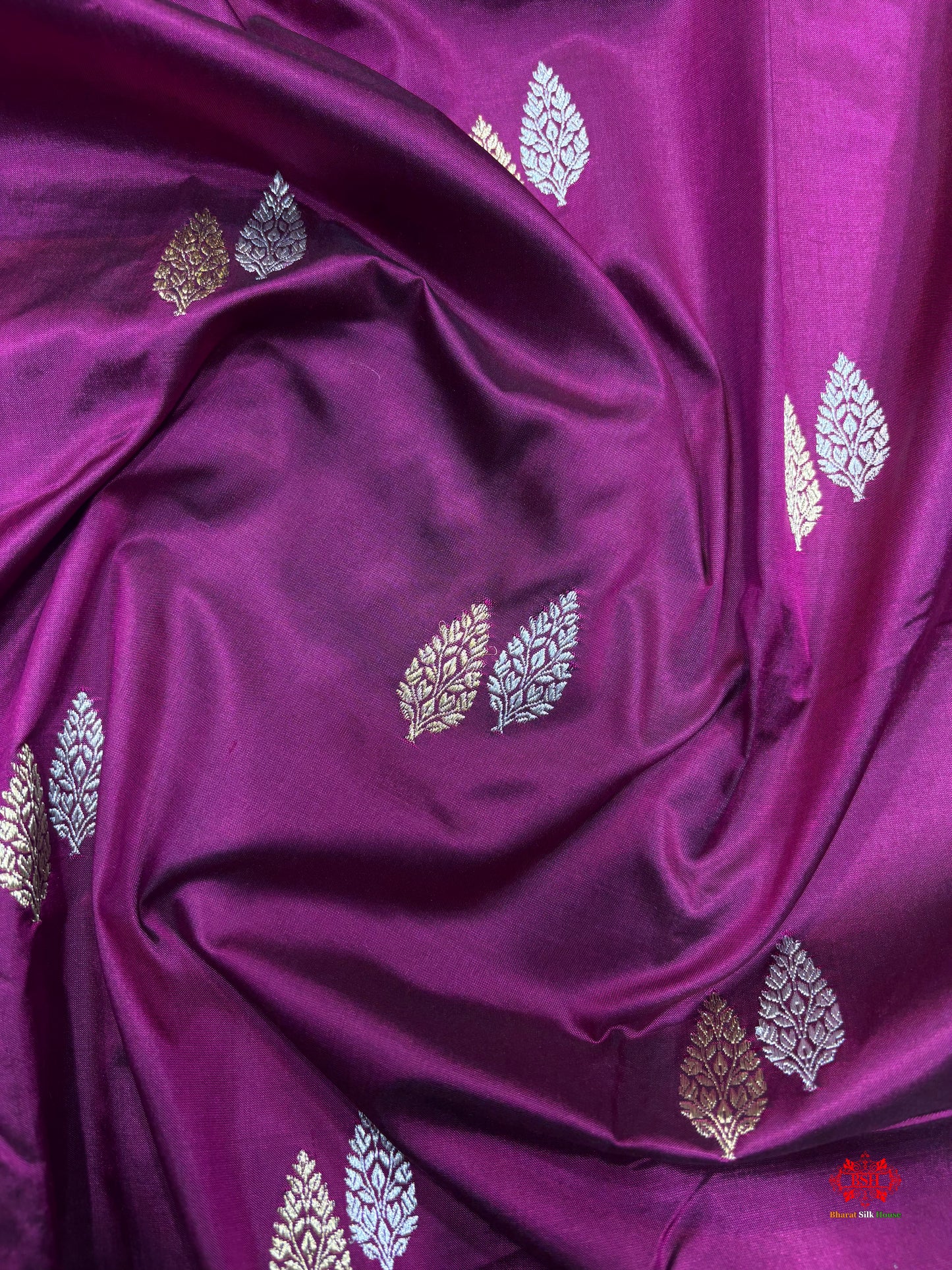 Pure Banarasi  Handloom Katan Silk  Antique Dual Zari Saree In Shades Of Wine