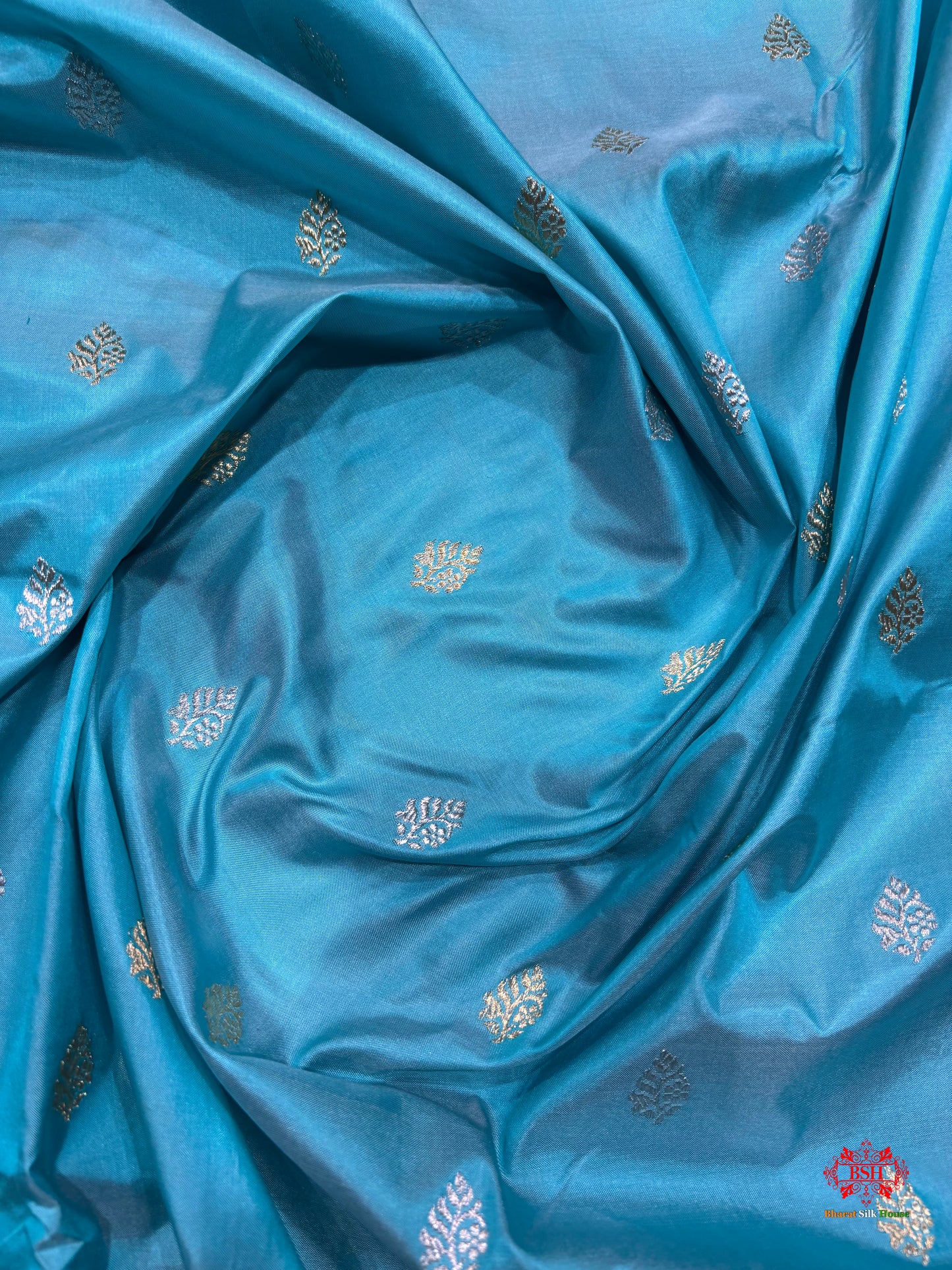 Pure Banarasi  Handloom Katan Silk  Antique Dual Zari Saree In Shades Of Firozi