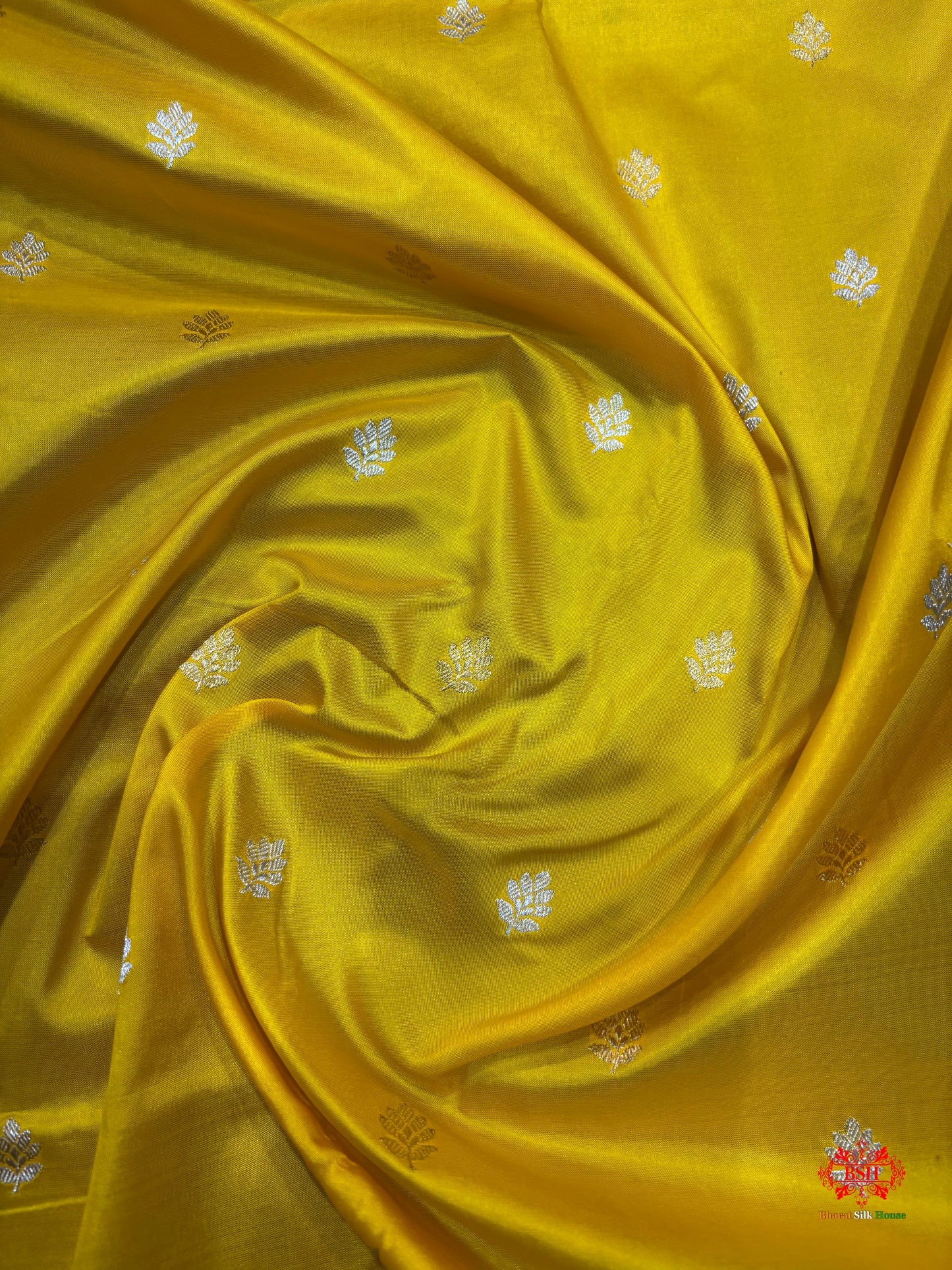 Pure Banarasi  Handloom Katan Silk  Antique Dual Zari Saree In Shades Of Yellow