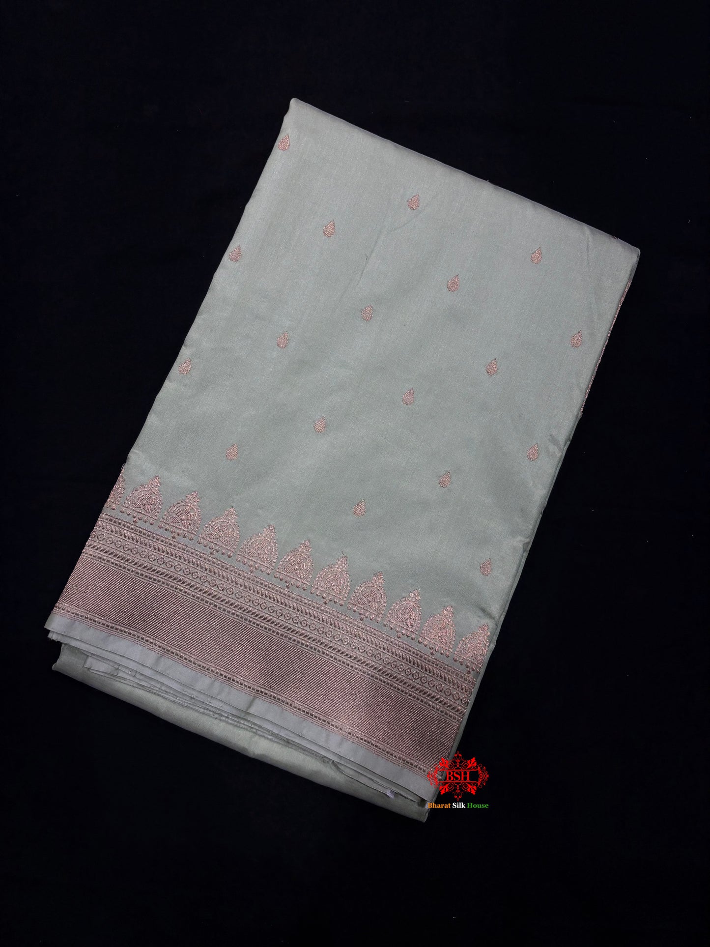 Pure Banarasi  Handloom Katan Silk Antique Zari Saree In Shades Of Pista