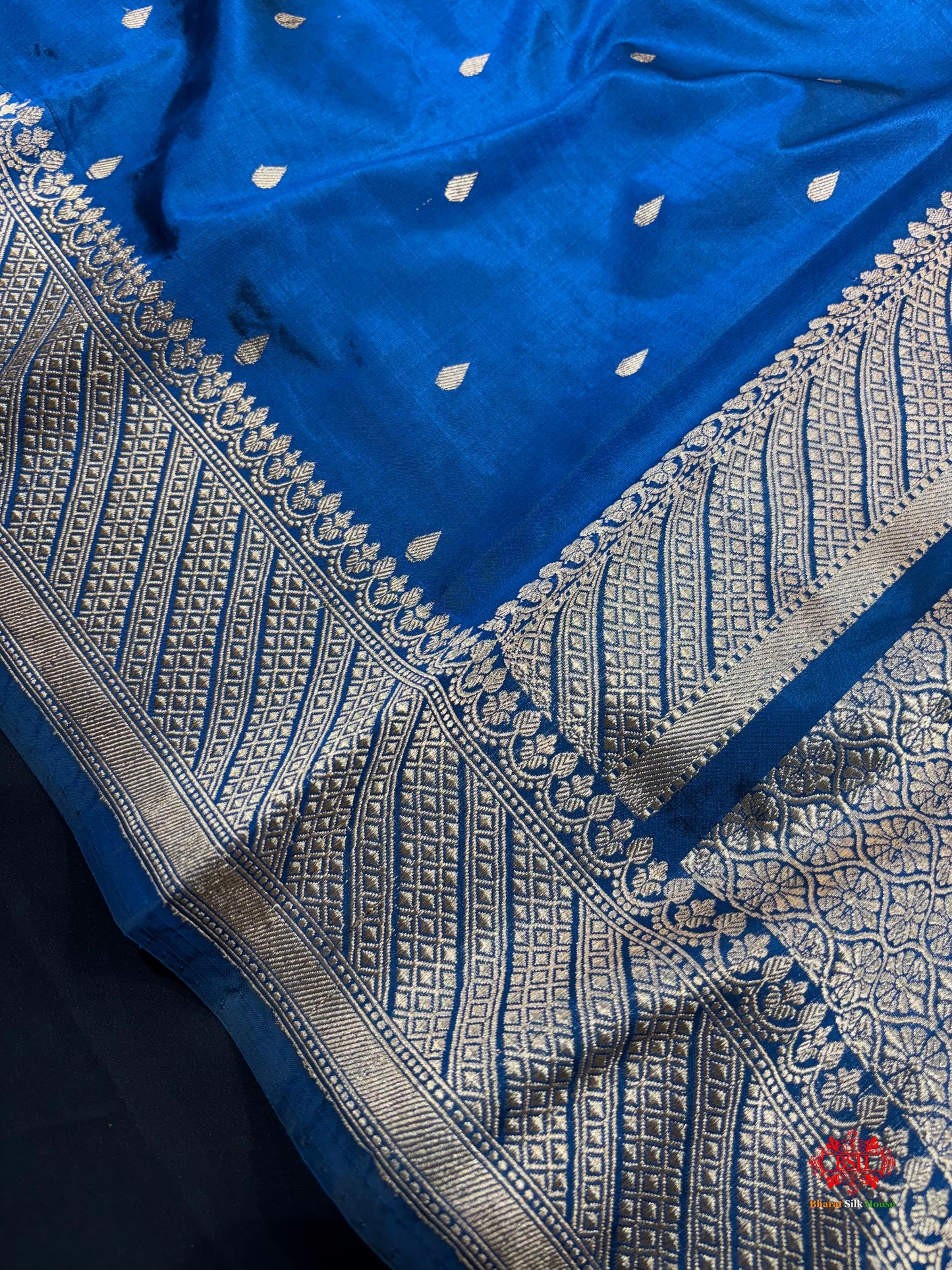 Pure Banarasi  Handloom Katan Silk Antique Zari Saree In Shades Of Blue