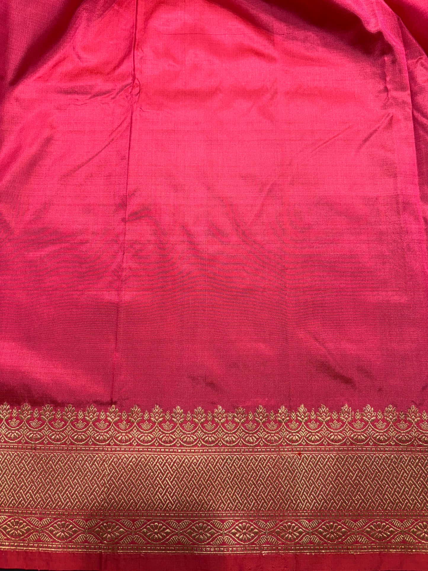 Pure Banarasi  Handloom Katan Silk Antique Zari Saree In Shades Of Red