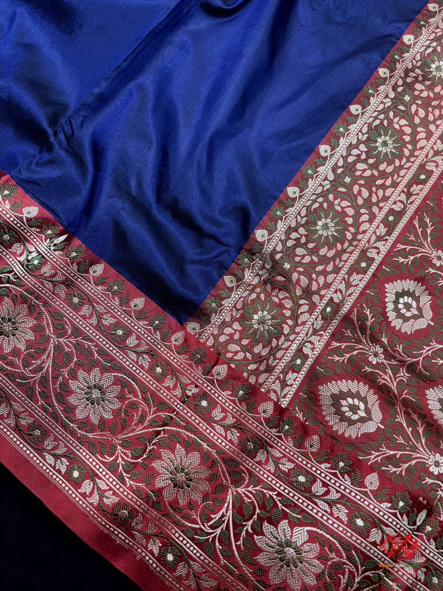 Pure Banarasi  Handloom Katan Silk  Reshami Zari Saree In Shades Of Navy Blue With Red Border