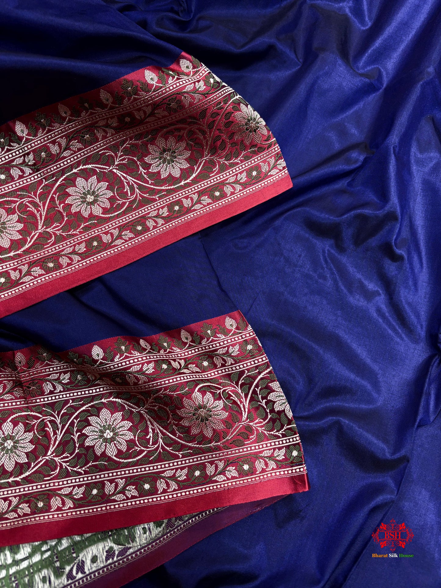 Pure Banarasi  Handloom Katan Silk  Reshami Zari Saree In Shades Of Navy Blue With Red Border