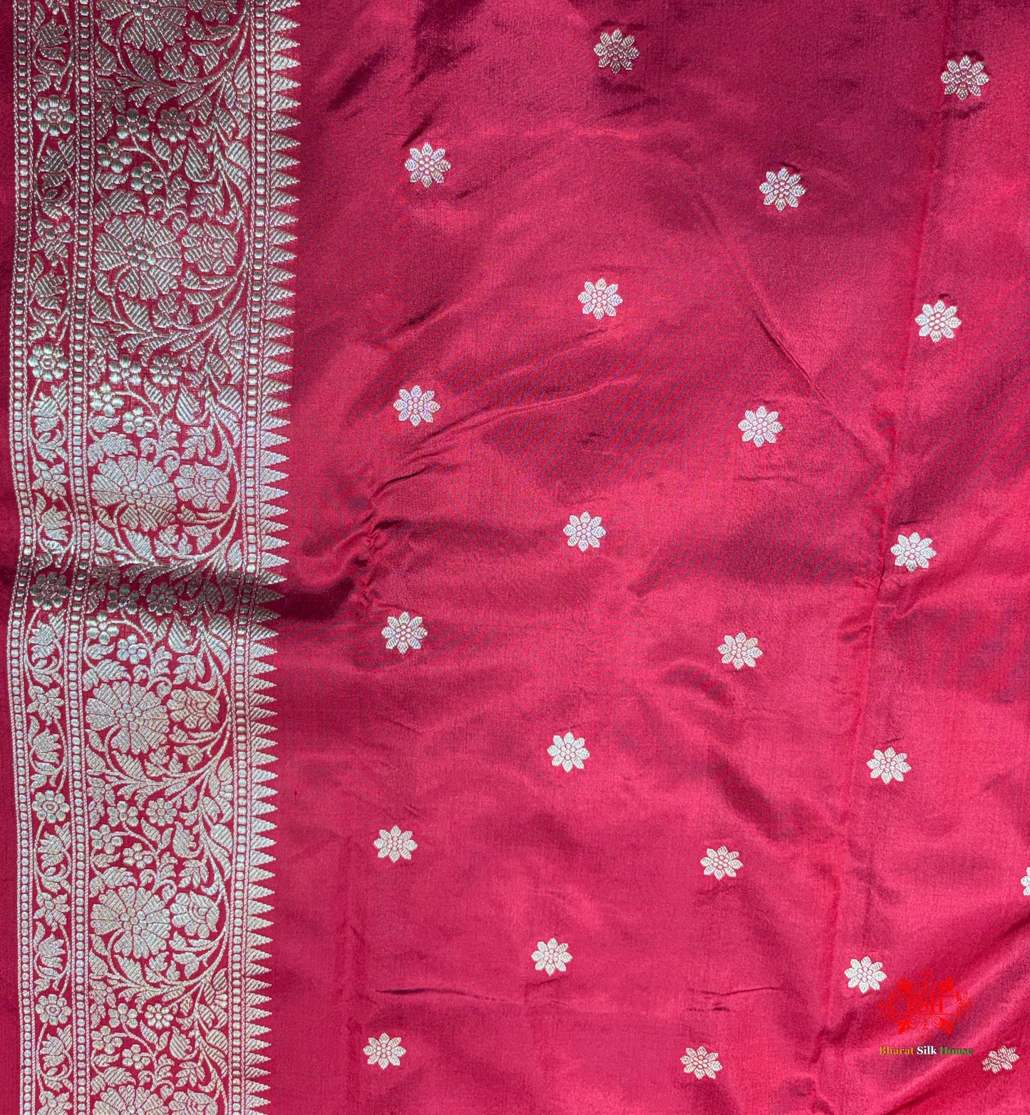 Pure Banarasi  Handloom Katan Silk Antique Zari Saree In Shades Of Red