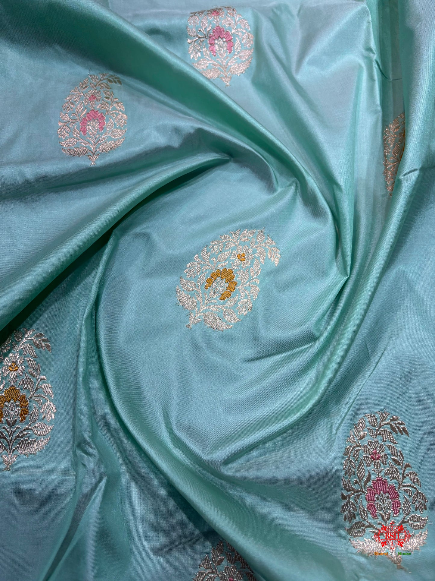 Pure Banarasi  Handloom Katan Silk Antique Zari Meenakari Saree In Shades Of Firozi