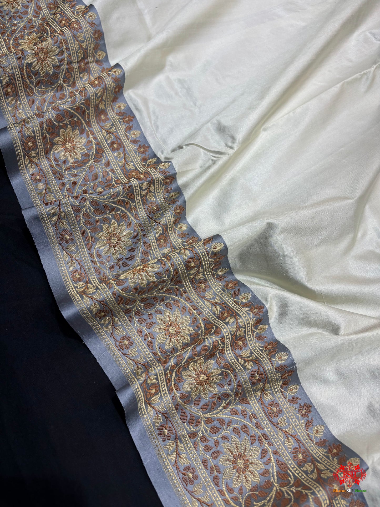 Pure Banarasi  Handloom Katan Silk  Reshami Zari Saree In Shades Of Off White With Grey Border