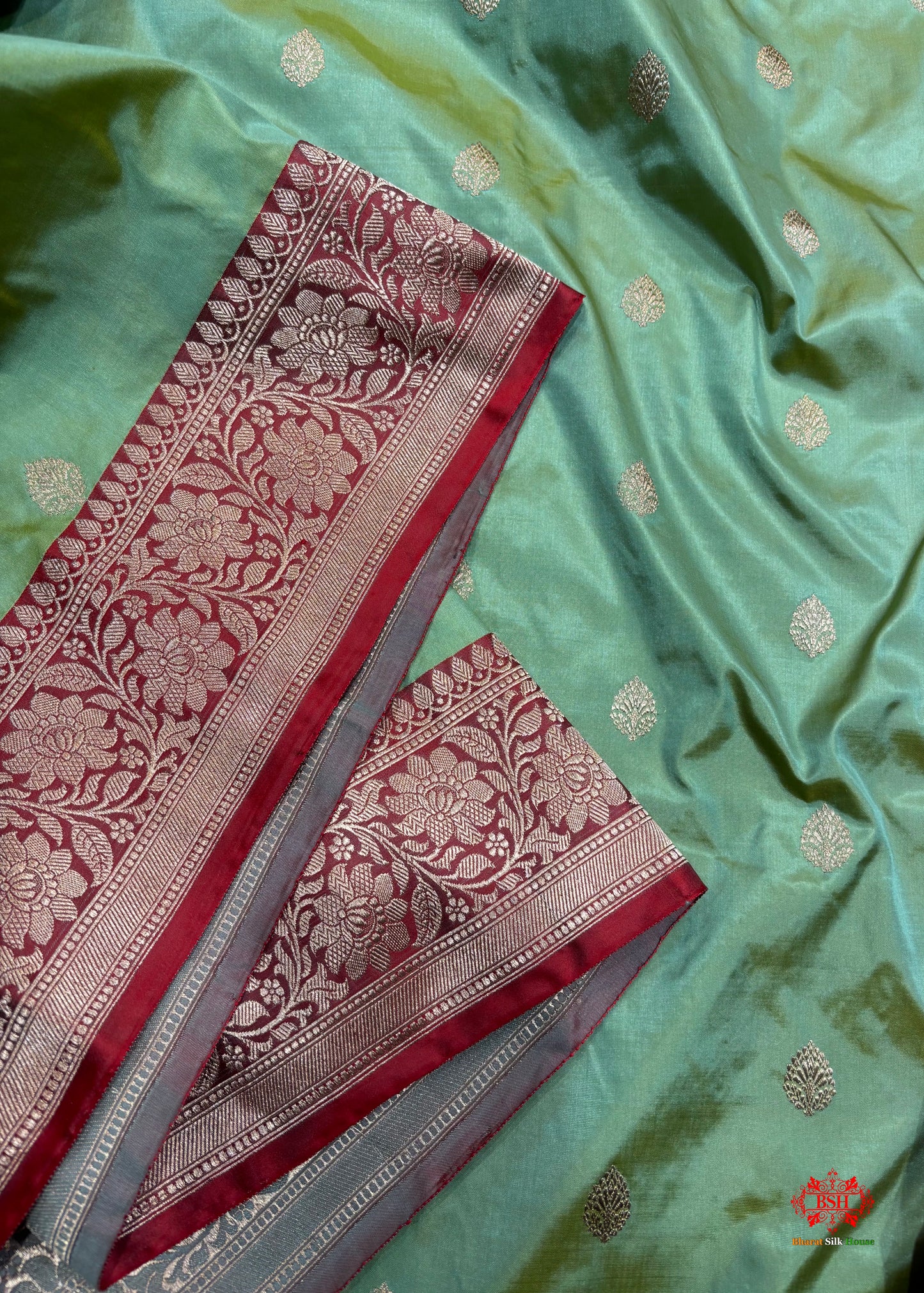 Pure Banarasi  Handloom Katan Silk Antique Zari Saree In Shades Of Pista