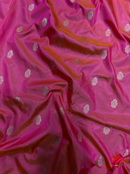 Pure Banarasi  Handloom Katan Silk Antique Zari Saree In Cross Shades Of Pink/Orange