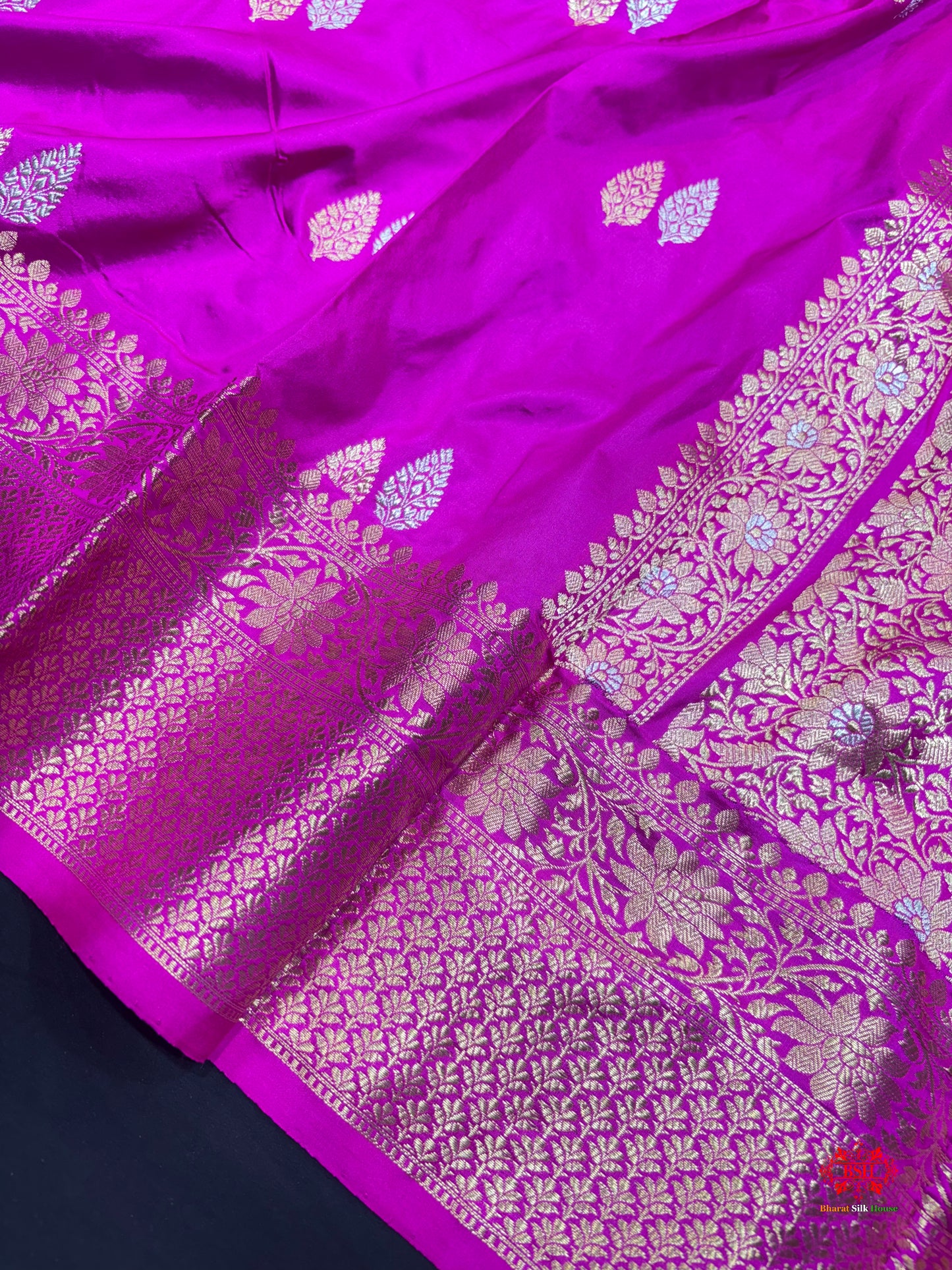 Pure Banarasi  Handloom Katan Silk  Antique Dual Zari Saree In Shades Of Pink