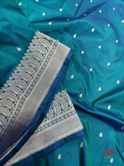 Pure Banarasi  Handloom Katan Silk Antique Zari Saree In Cross Shades Of Green/Blue