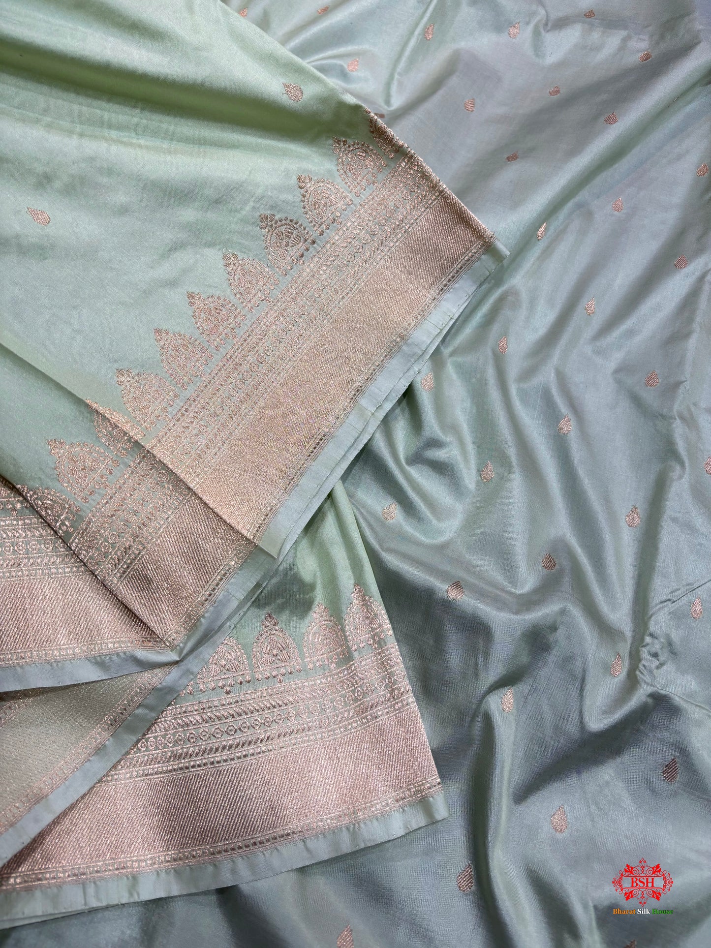 Pure Banarasi  Handloom Katan Silk Antique Zari Saree In Shades Of Pista