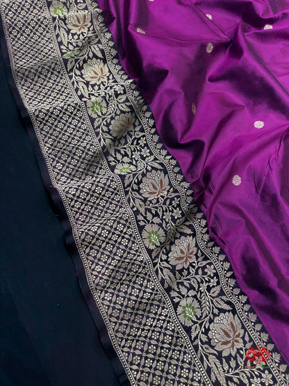 Pure Banarasi  Handloom Katan Silk Antique Zari Saree In Shades Of Magenta