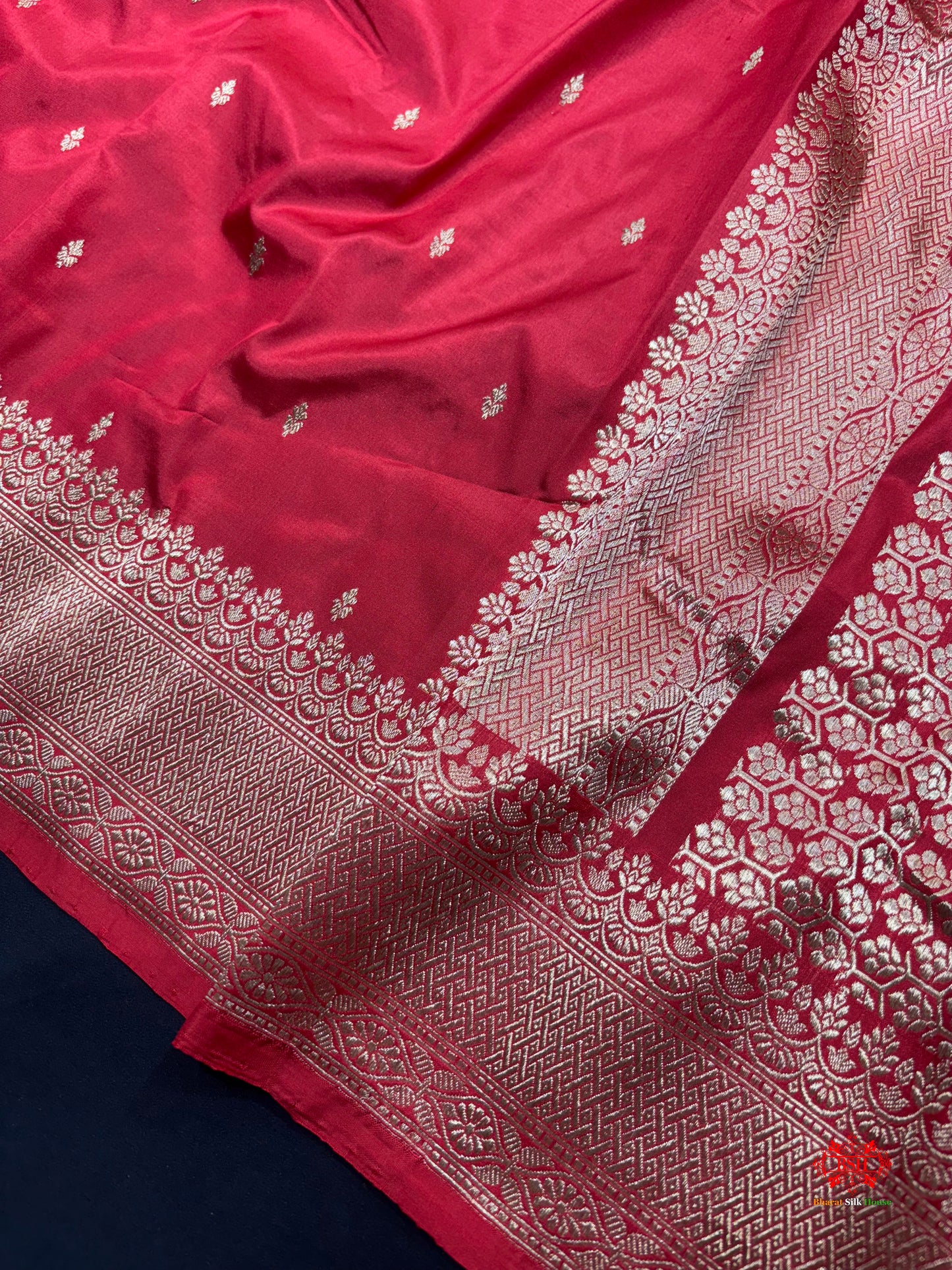 Pure Banarasi  Handloom Katan Silk Antique Zari Saree In Shades Of Red